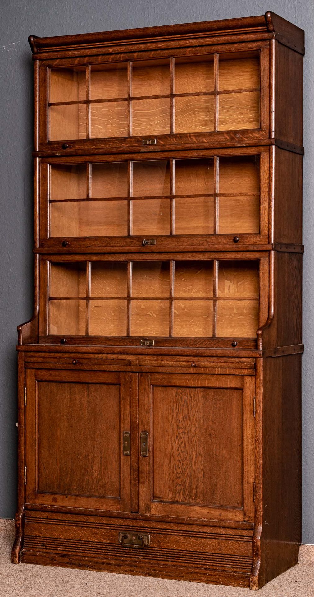 Vitrinenschrank/ Bücherschrank, sogen. "Lawyers Bookcase", um 1920/ 30, mehrteiliger Systemschrank, - Image 3 of 6