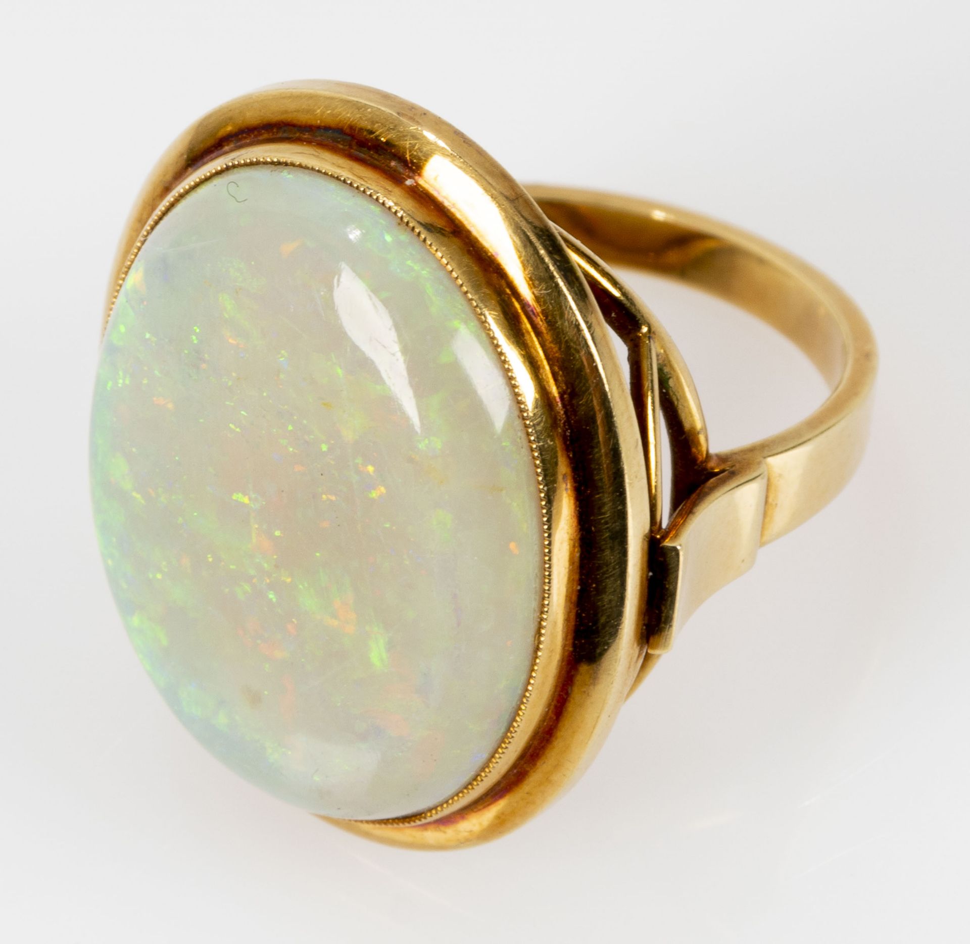 Großer Opal-Ring, 14 k Gelbgoldfassung, der Ringkopf mit eingefasstem ca. 18 x 22 mm großen Opal-Ca - Bild 4 aus 7