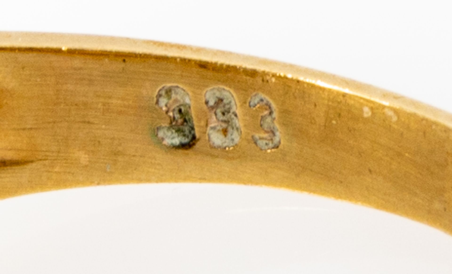 Prächtiger 333er Gelbgold - Damenring mit 3 einzelnen Smaragden besetzt; Ringinnendurchmesser ca. 1 - Bild 6 aus 6