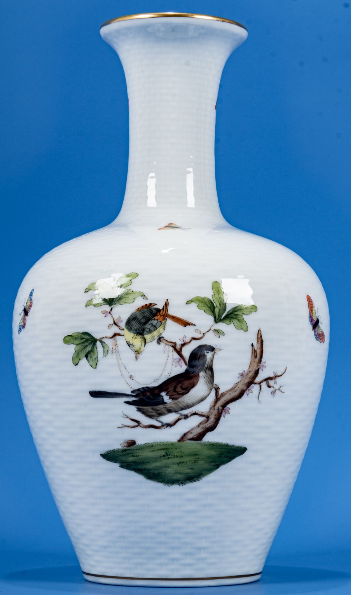 Große Tischvase, Herend Weißporzellan mit polychromem "Vogel- & Insekten" Dekor. Höhe ca. 27,5 cm,  - Bild 2 aus 7