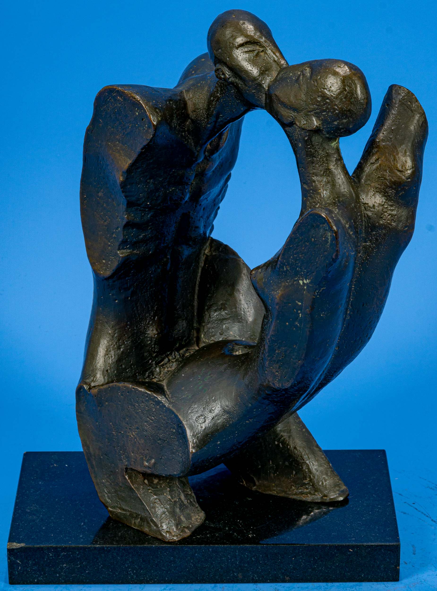 SERGEY MUSAT (geb. 1959 St. Petersburg): "Der Kuss" - dunkelbraun patinierte, modernistische Bronze - Image 7 of 14