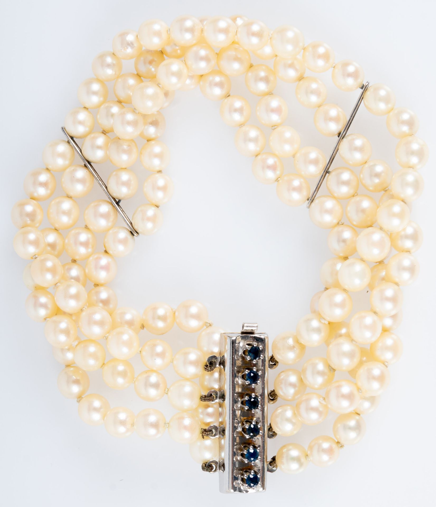 4-reihiges Zuchtperlenarmband, die champagnerfarbenen Perlen einzeln geknotet, 14 kt Weißgold, Mont