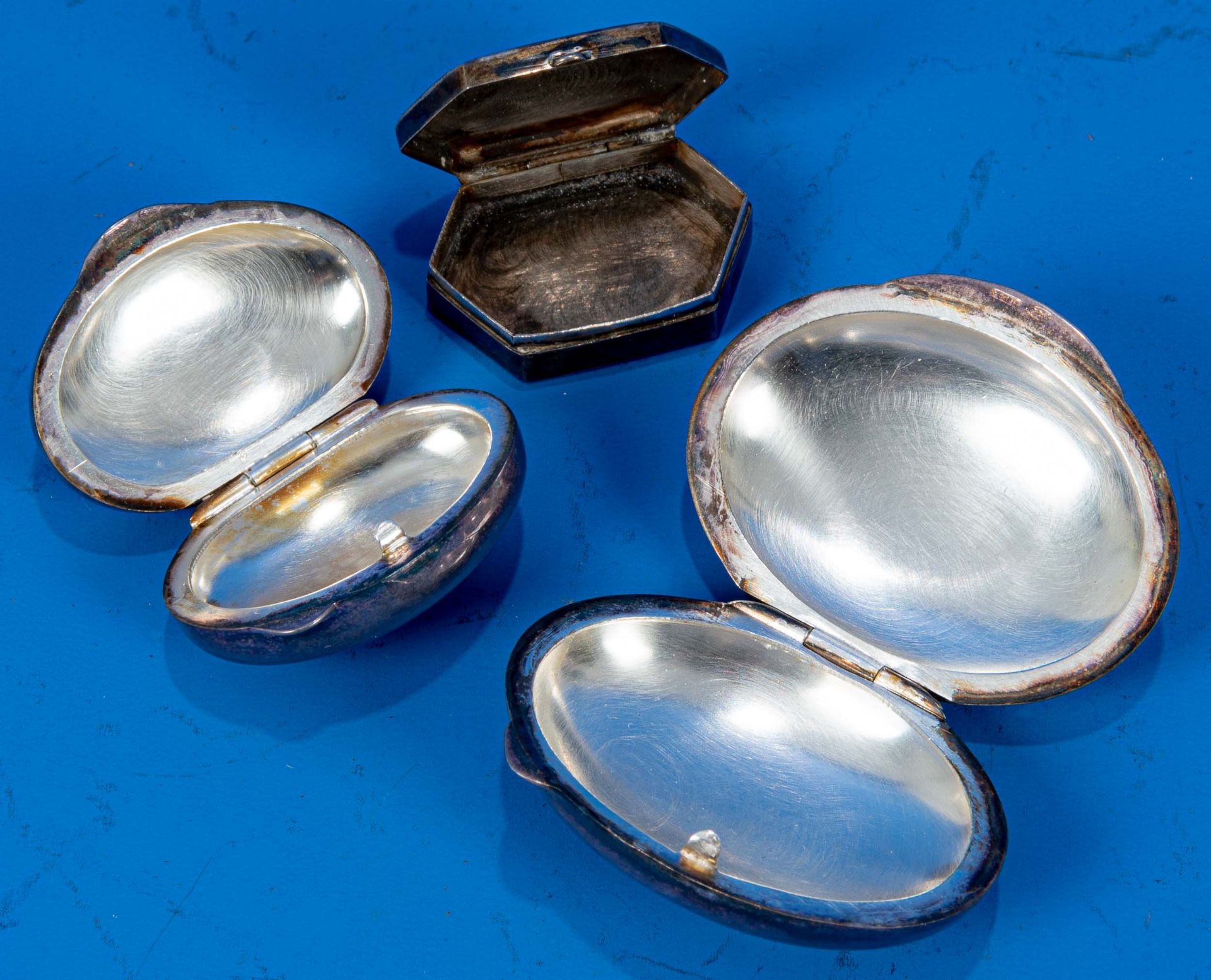 7 tlg. Sammlung verschiedener Silberobjekte, bestehend aus: 1 Eierbecher, 2 Schälchen, 3 versch. Pi - Bild 4 aus 7