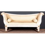 Elegantes Sofa / gepolsterte Sitzbank, Stil Empire, weißlasiertes, teilweise geschnitztes, massives