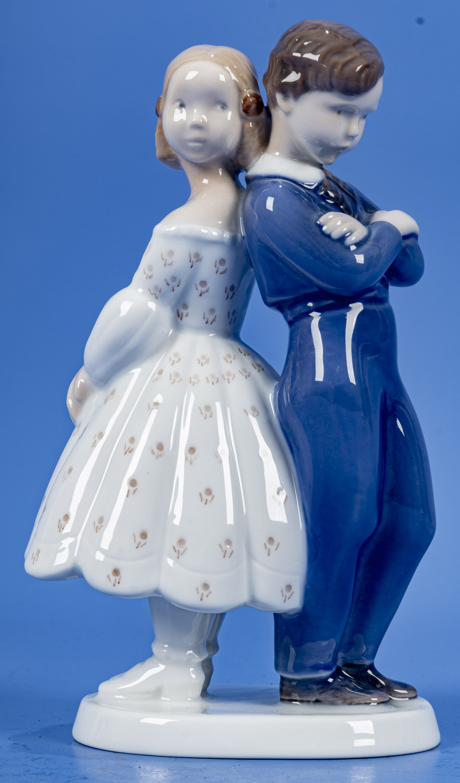 "Junges Paar", farbig staffiertes Bing & Gröndahl Weißporzellan, Modellno. 2372, Künstlermonogramm: - Image 2 of 9