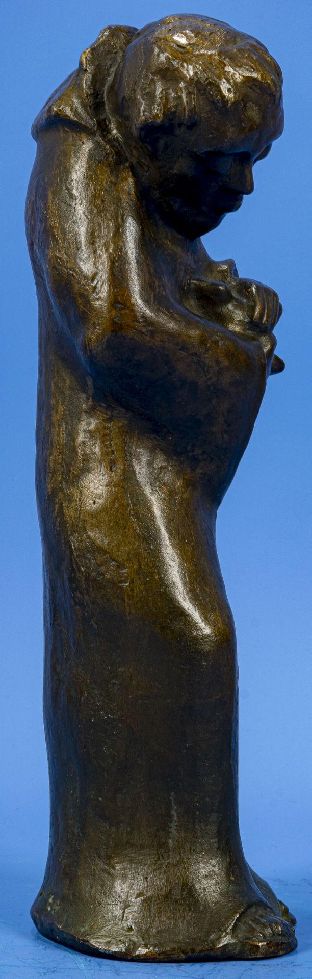 "Mönch mit Taube", bräunlich patinierte, stehende Bronzefigur des Bildhauers Heinz Bentele ( 1902-  - Bild 6 aus 12