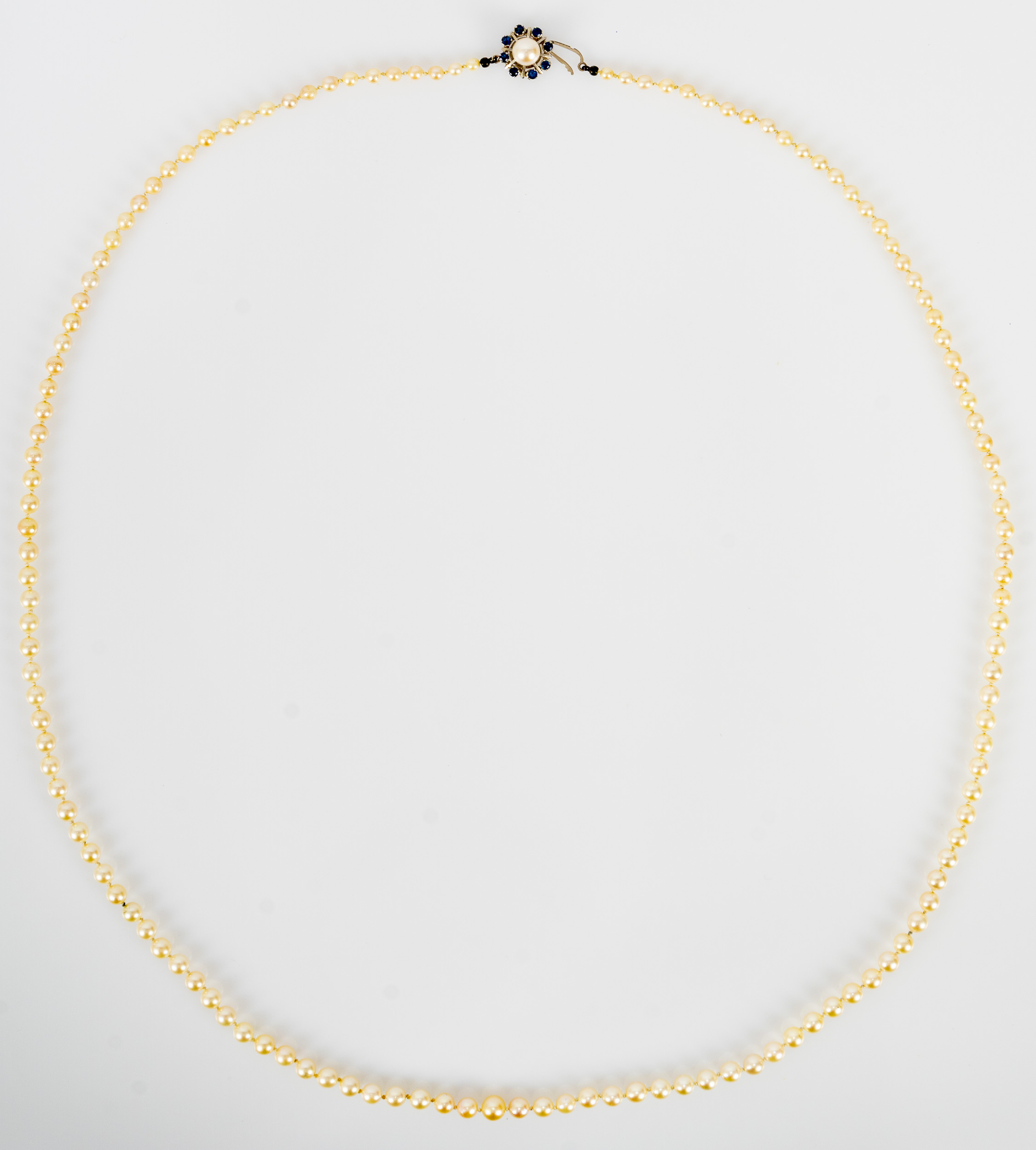 Lange Akoya - Zuchtperlenkette mit 585er Weißgoldverschluss. Dieser besetzt mit Zuchtperle ( Durchm - Image 6 of 6