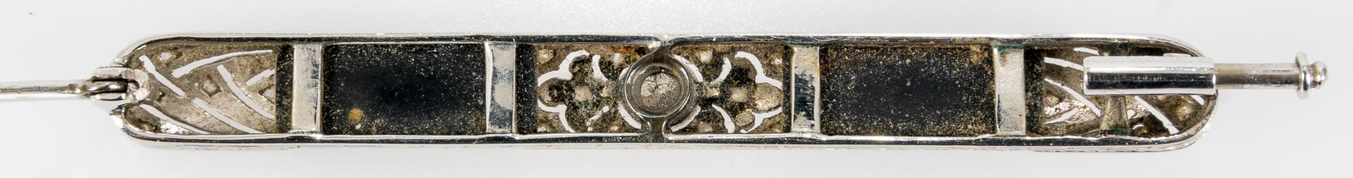 Elegante Art-Deco Stabbrosche, 14 k Weißgoldfassung mit Onyx & Markasiten-Besatz, mittig gefasster  - Bild 5 aus 5