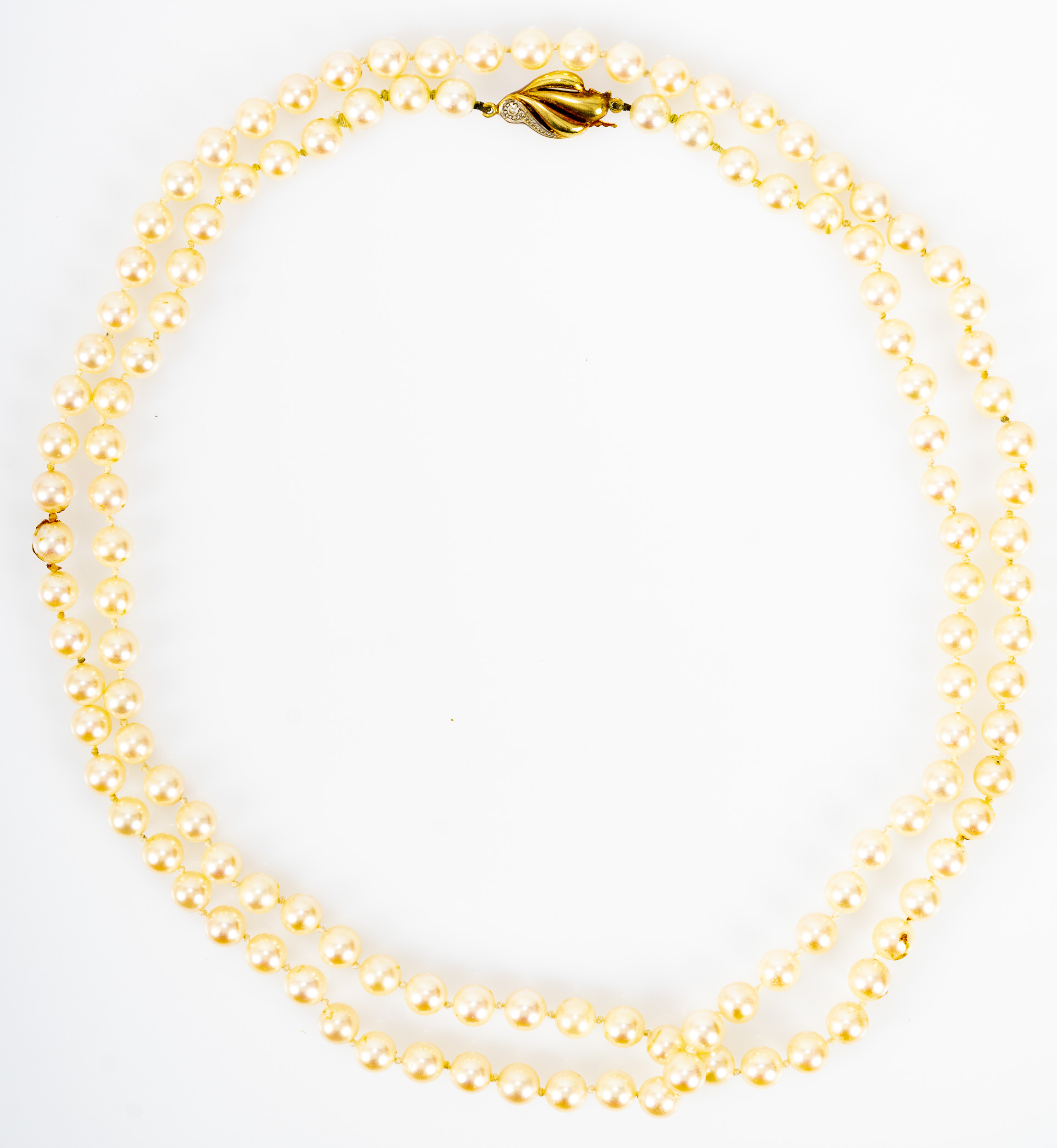 Akoya - Perlenkette mit vergoldetem Verschluss ( besetzt mit 2 winzigen Brillanten). Durchmesser ca - Image 4 of 5