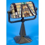 Zweiflammiger Teelicht - Halter in Form einer klassischen "Art - Deco" Schreibtischlampe, 20./ 21. 