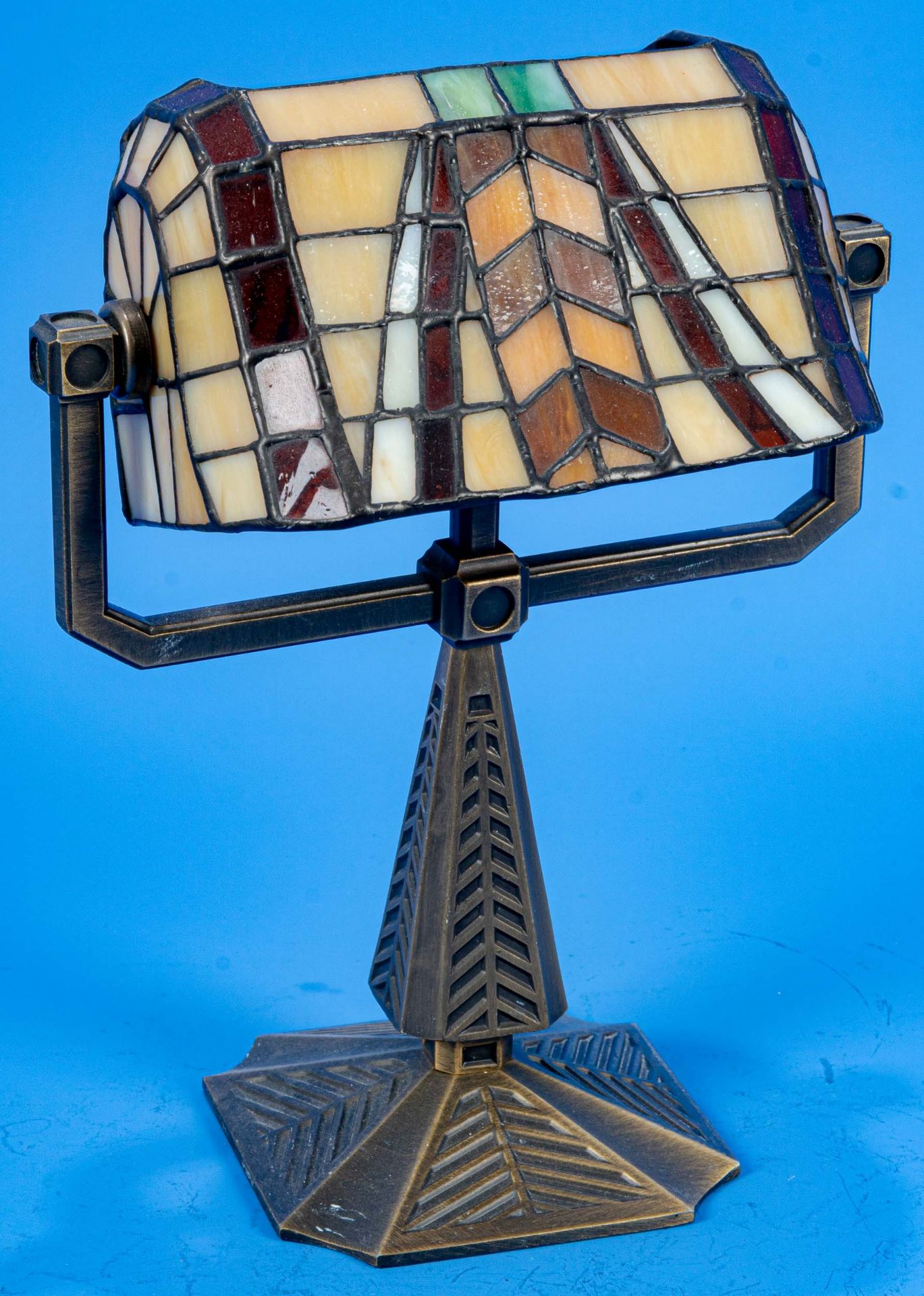 Zweiflammiger Teelicht - Halter in Form einer klassischen "Art - Deco" Schreibtischlampe, 20./ 21.