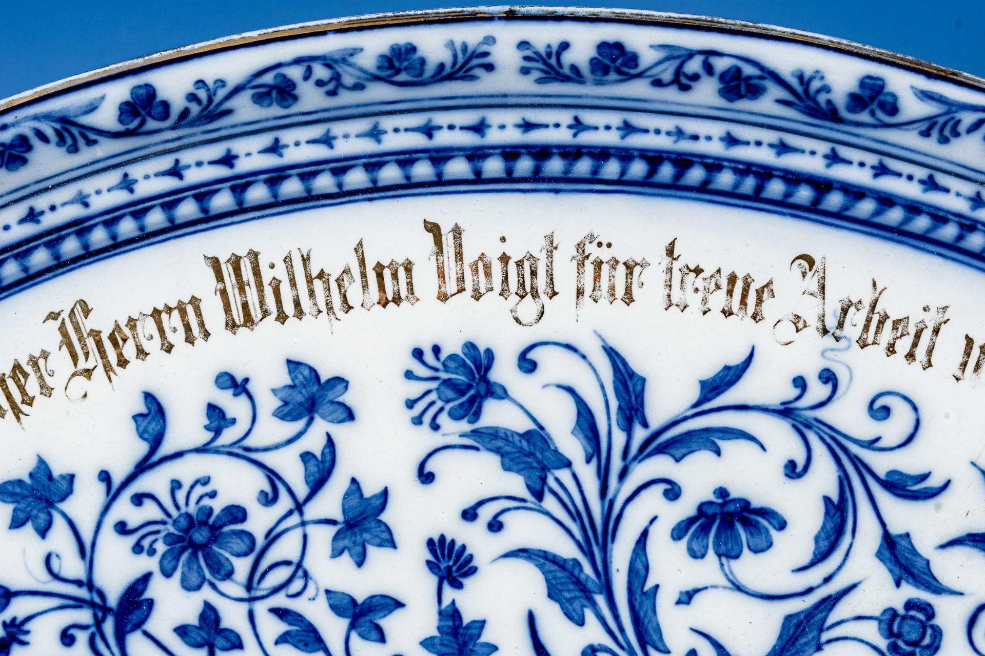 Einzigartiges, großes, ovales Henkeltablett, Villeroy & Boch, Dresden um 1897. Das aufwändig in Bla - Bild 6 aus 12