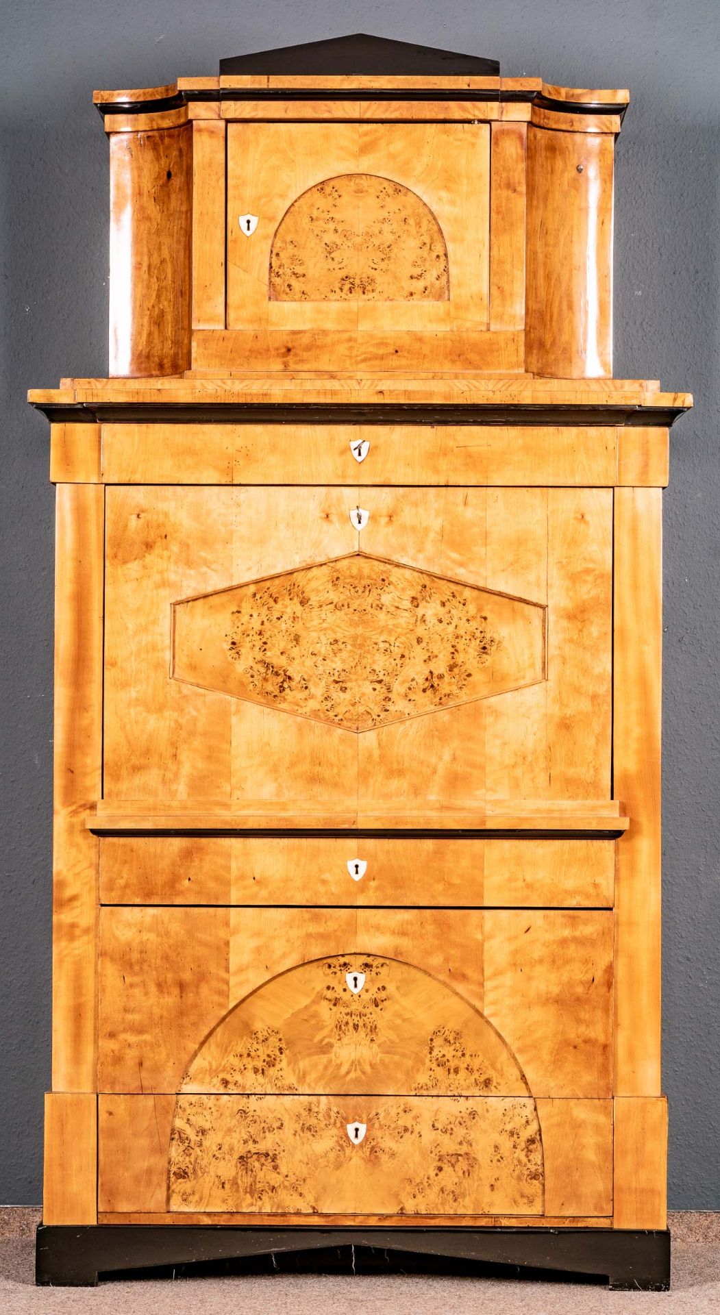 Klassischer, authentischer Sekretär, Biedermeier, wohl Braunschweig um 1820/25, schwerer, massiver  - Bild 17 aus 26