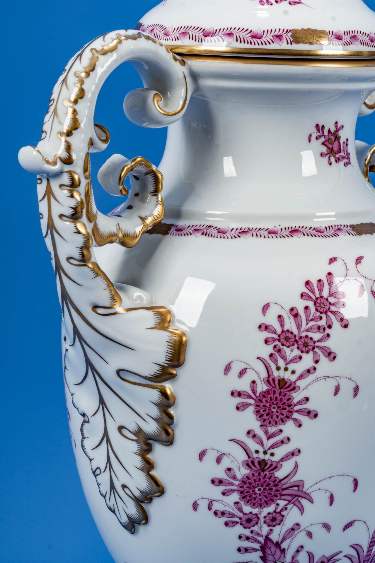 Prachtvolle Amphoren - Vase, Herend ,  Apponyi - Dekor mit äußerst reicher Vergoldung; ca. 49 cm ho - Bild 6 aus 15