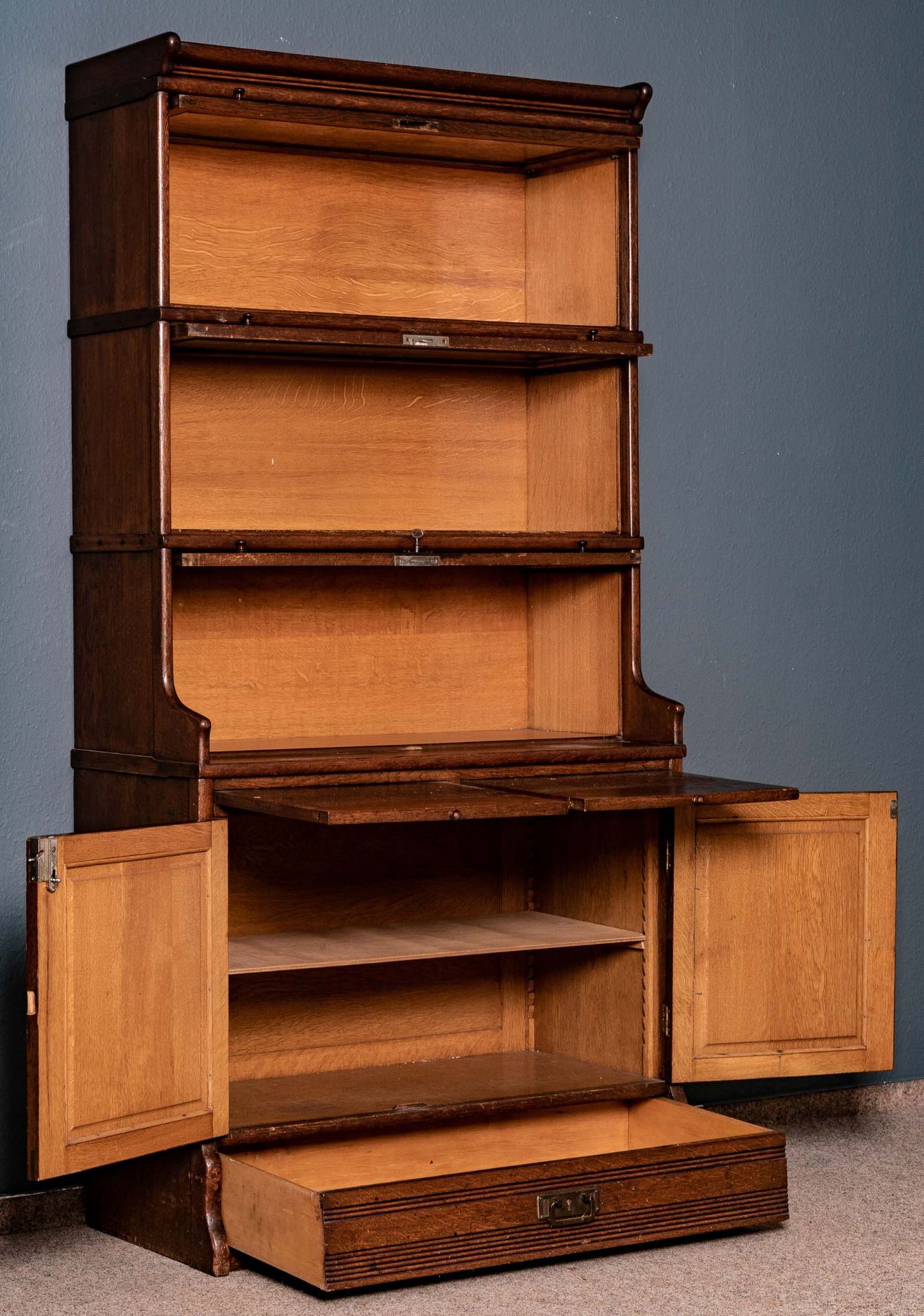Vitrinenschrank/ Bücherschrank, sogen. "Lawyers Bookcase", um 1920/ 30, mehrteiliger Systemschrank, - Image 5 of 6