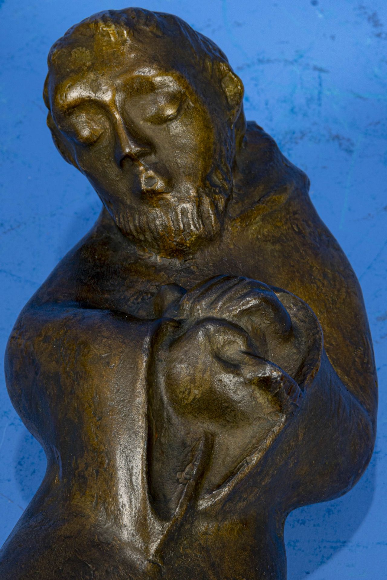 "Mönch mit Taube", bräunlich patinierte, stehende Bronzefigur des Bildhauers Heinz Bentele ( 1902-  - Bild 10 aus 12