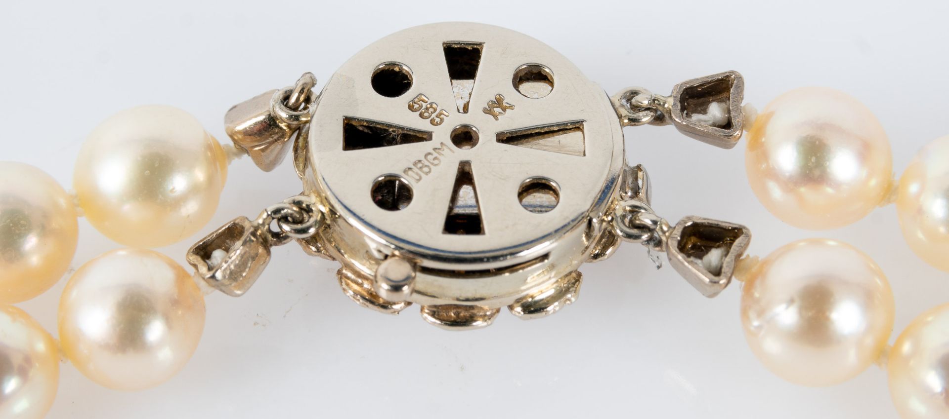 Doppelreihige, champagnerfarbene Perlenkette mit blütenförmigem 585er Weißgold-Sicherheitsverschlus - Image 6 of 7