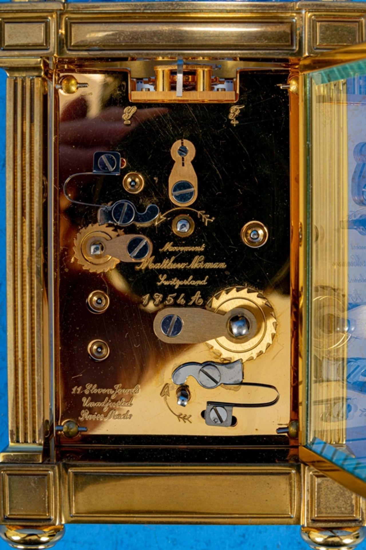 Ältere "MATTHEW NORMAN" Reiseuhr, sog. CARRIAGE CLOCK, rundum verglastes, schweres Messinggehäuse, - Image 7 of 12