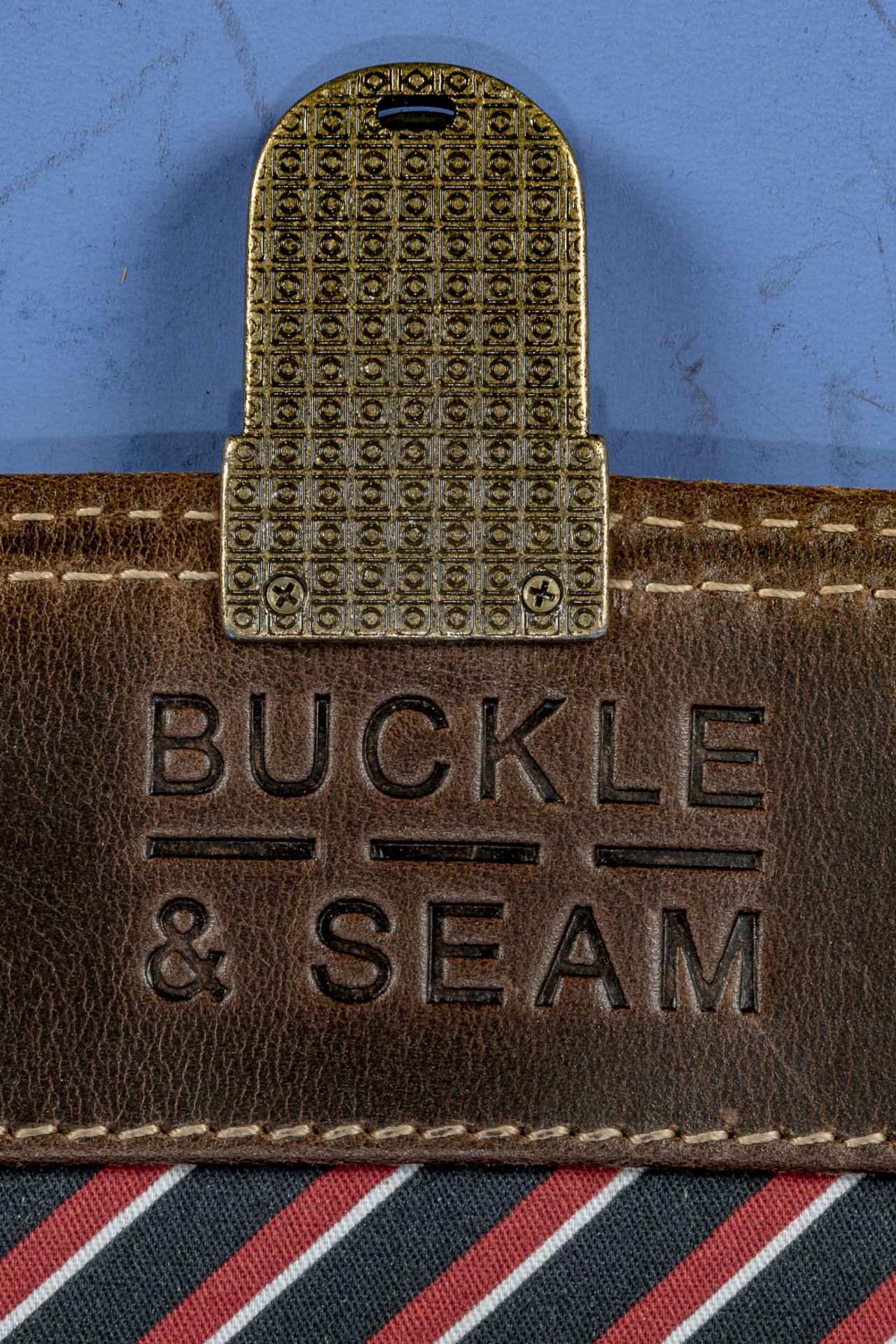 "BUCKLE & SEAM" Aktentasche in klassischer Formgebung, braunes Leder, innen mit farbig gestreiftem  - Bild 9 aus 11