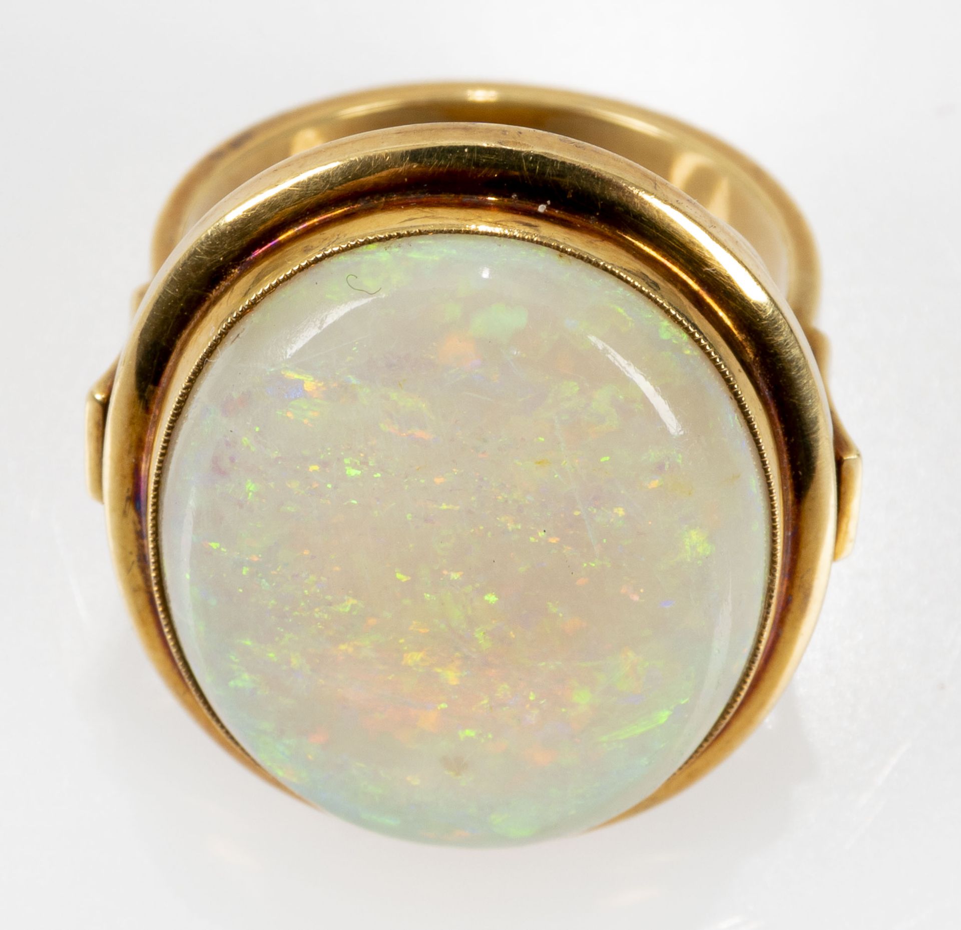 Großer Opal-Ring, 14 k Gelbgoldfassung, der Ringkopf mit eingefasstem ca. 18 x 22 mm großen Opal-Ca - Bild 2 aus 7