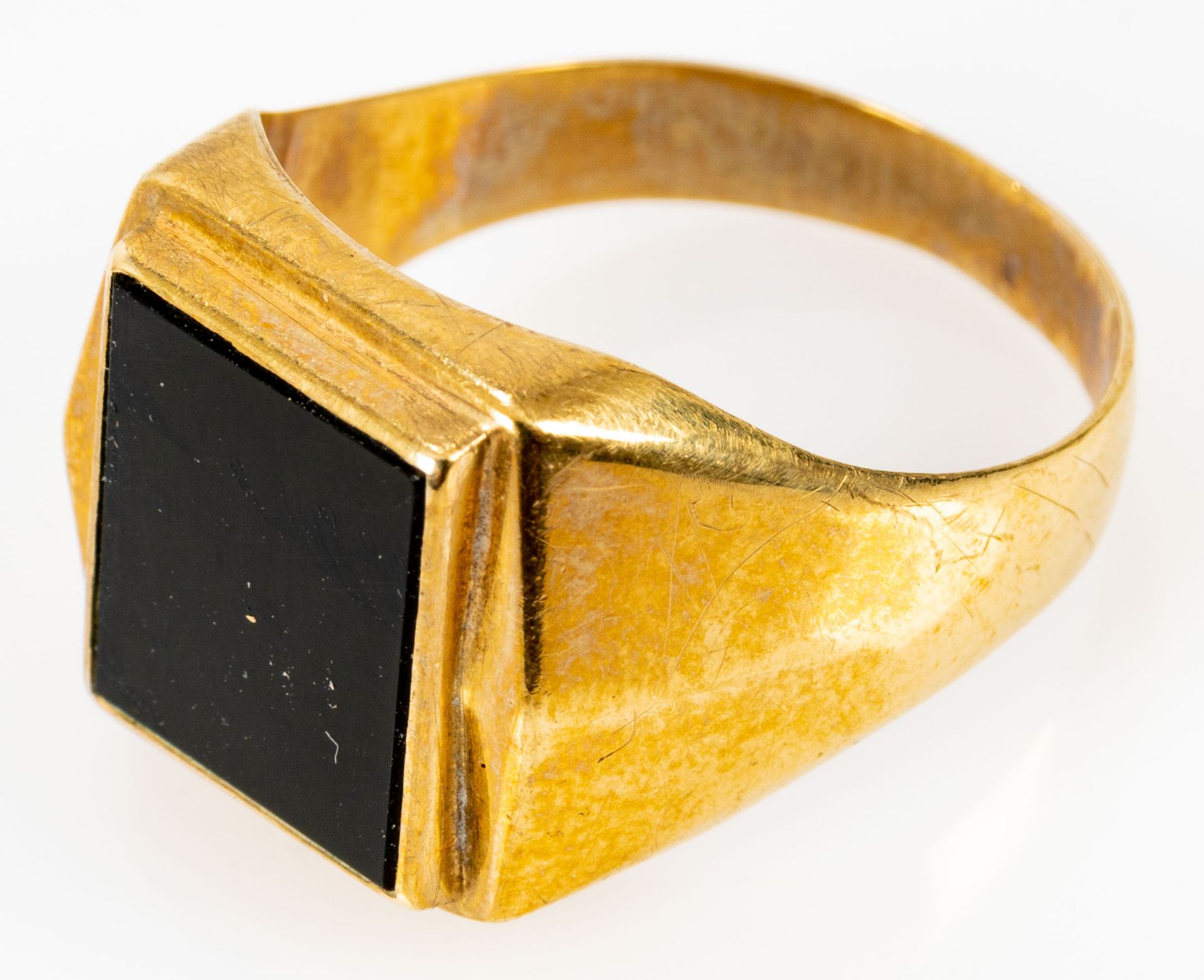 Großer, schlichter 333er Gelbgold Herrenring mit eingefasster Onyx - Platte, Ringinnendurchmesser c - Bild 3 aus 6