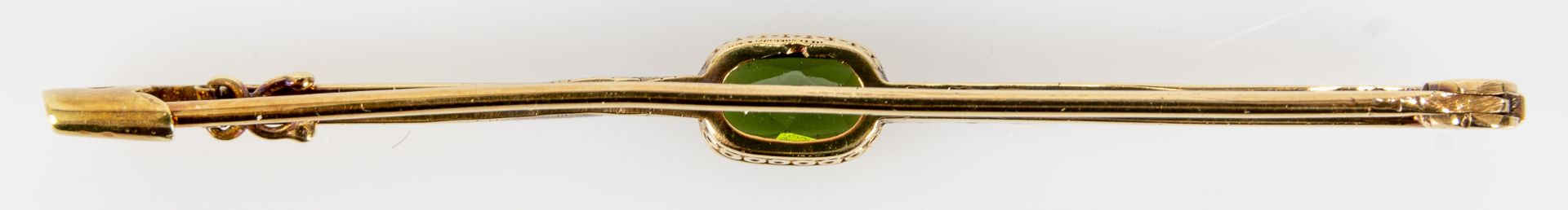 Feine 14 k Gelbgold Stabbrosche, mittig mit Turmalin besetzt, die Einfassung am oberen Abschluss mi - Image 4 of 4