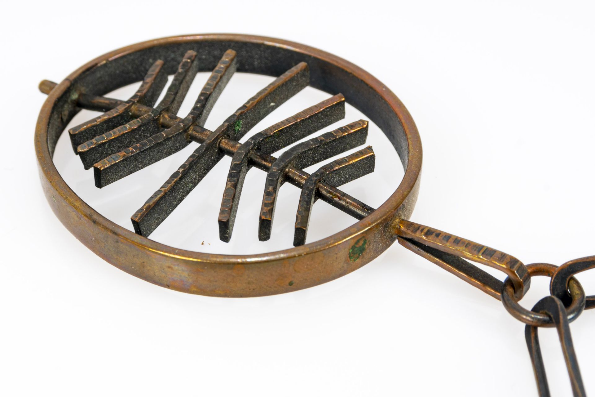 Designer-Collier, wohl Kupfer, auffälliger ovaler Kettenanhänger (ca. 6,5 x 4,5 cm) an ca. 50 cm la - Bild 5 aus 5