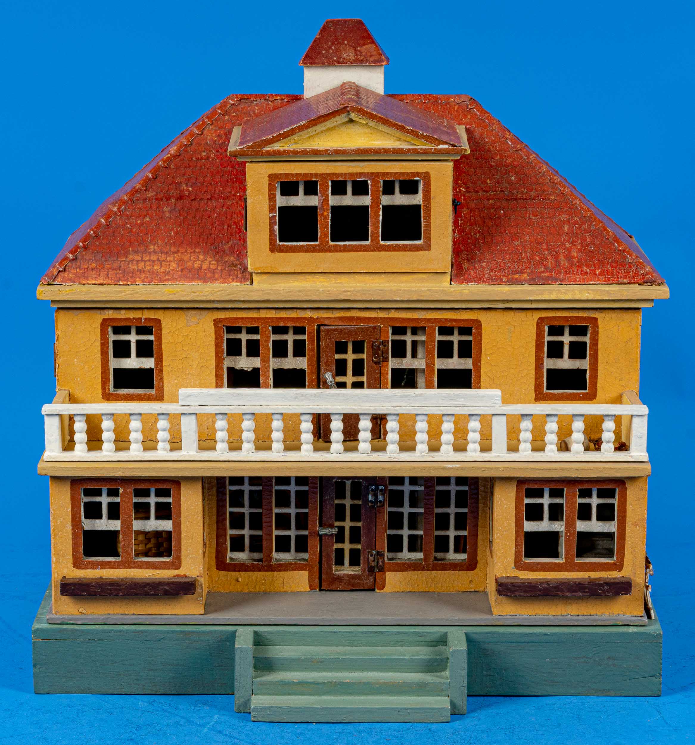 "VILLA"-Puppenhaus, polychrom bemaltes, zweistöckiges Puppenhaus mit ausgebautem Dachgeschoss. Das