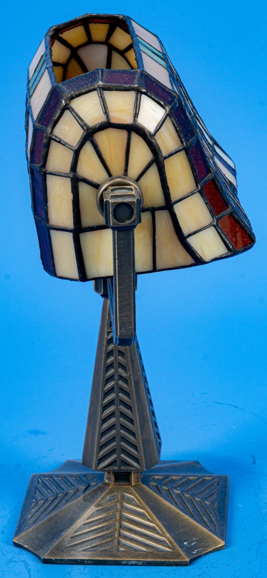 Zweiflammiger Teelicht - Halter in Form einer klassischen "Art - Deco" Schreibtischlampe, 20./ 21.  - Bild 4 aus 6