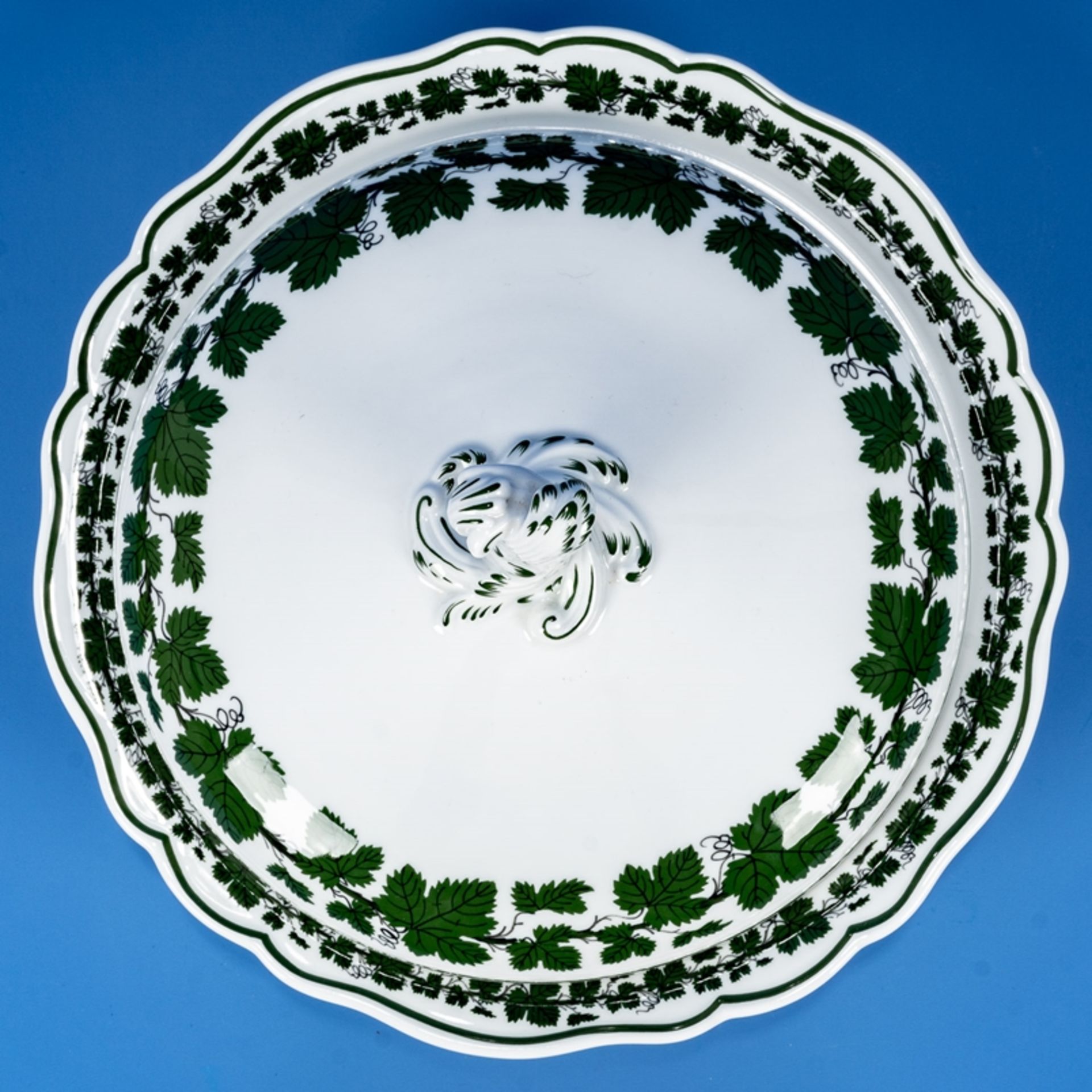 Runde Gemüseschale, sogen. "Deckel - Legumiere", verschlungener Deckelzopf, Durchmesser ca. 26,5 cm - Bild 4 aus 7