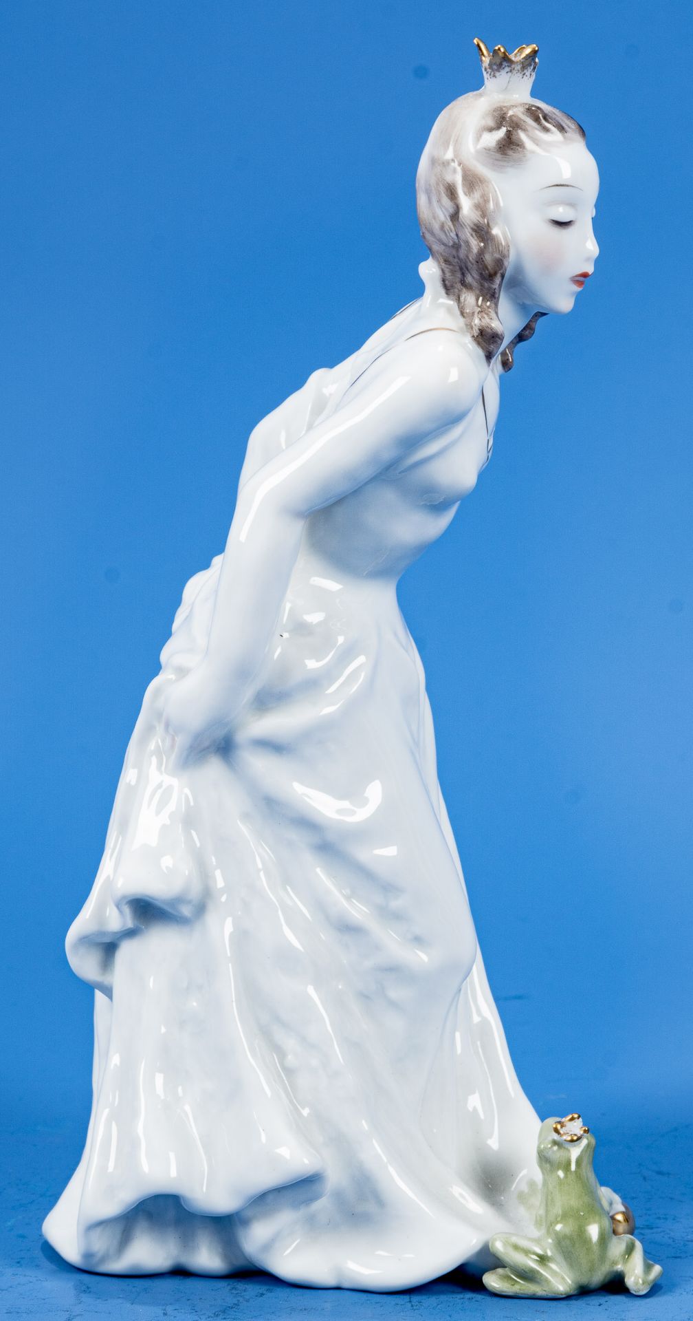 "Die Froschkönigin", polychrom staffierte Weißporzellanfigur der Manufaktur Rosenthal, Modellno. 17 - Bild 6 aus 8