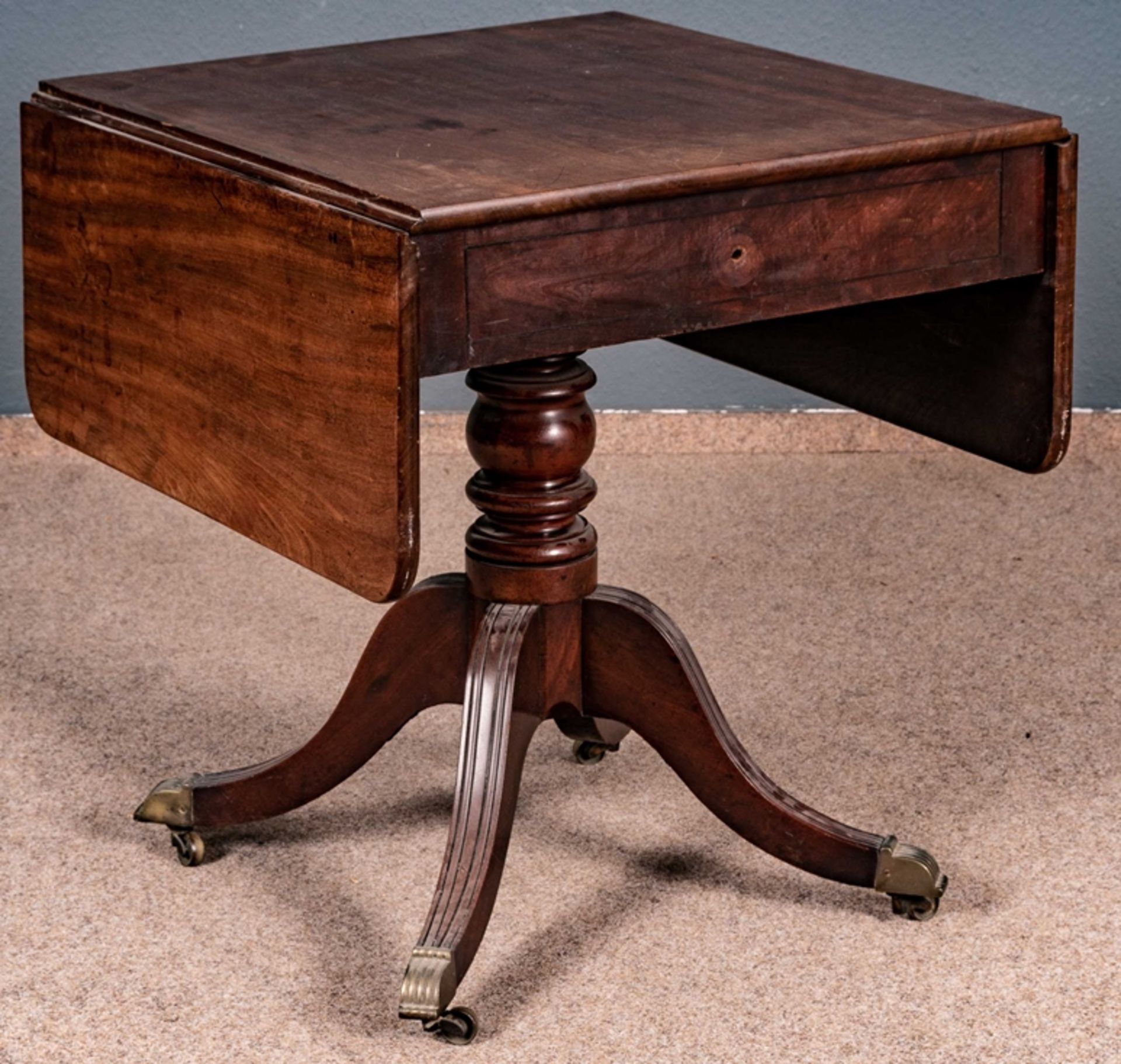 Antiker englischer Tea-table, Regency um 1800/20, Mahagoni, großer geräumiger Schubkasten, die seit - Bild 12 aus 12