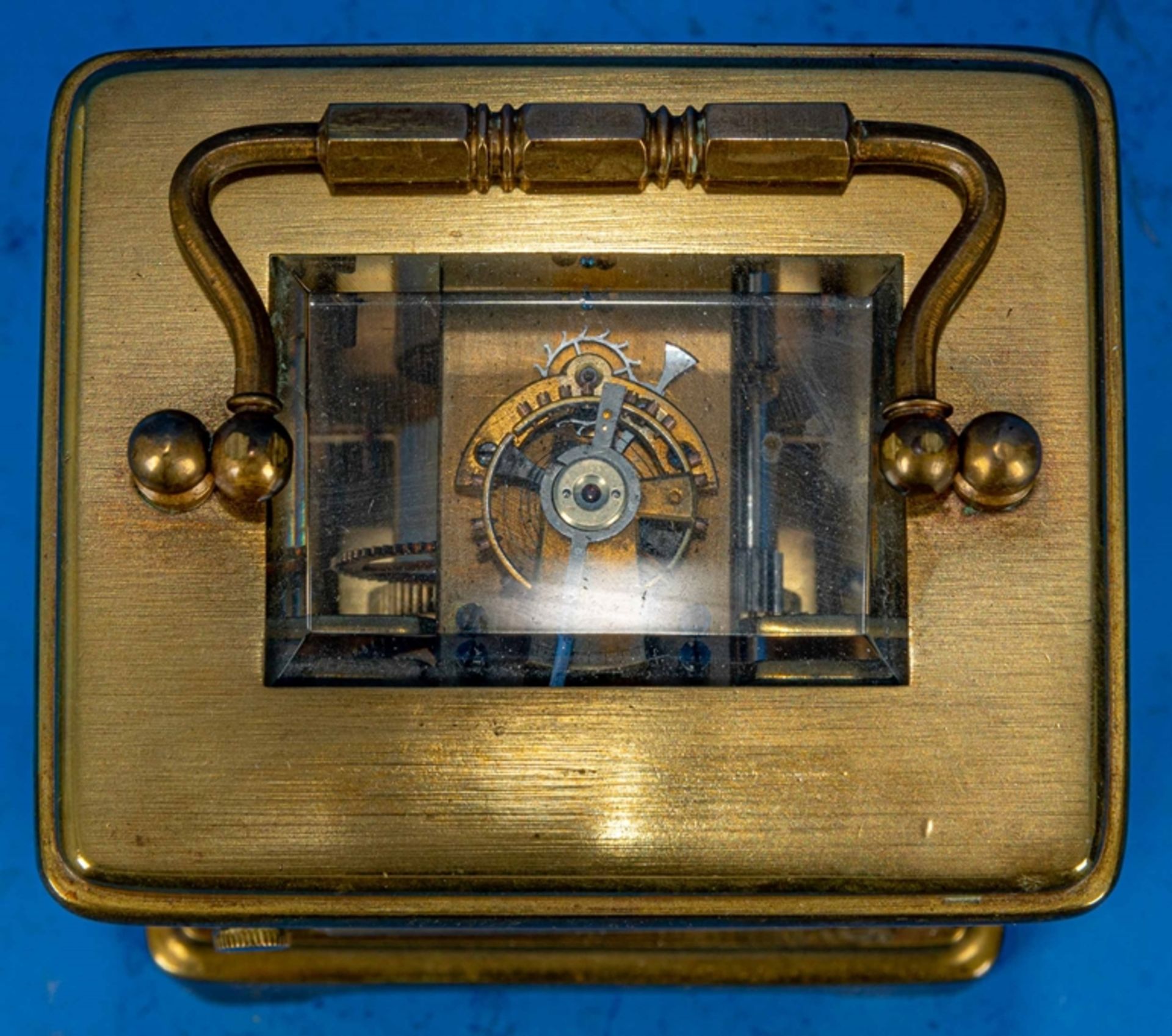 Antike französische Reiseuhr, sogen. "Carriage Clock", rundum verglastes Messinggehäuse, arabische - Image 8 of 10