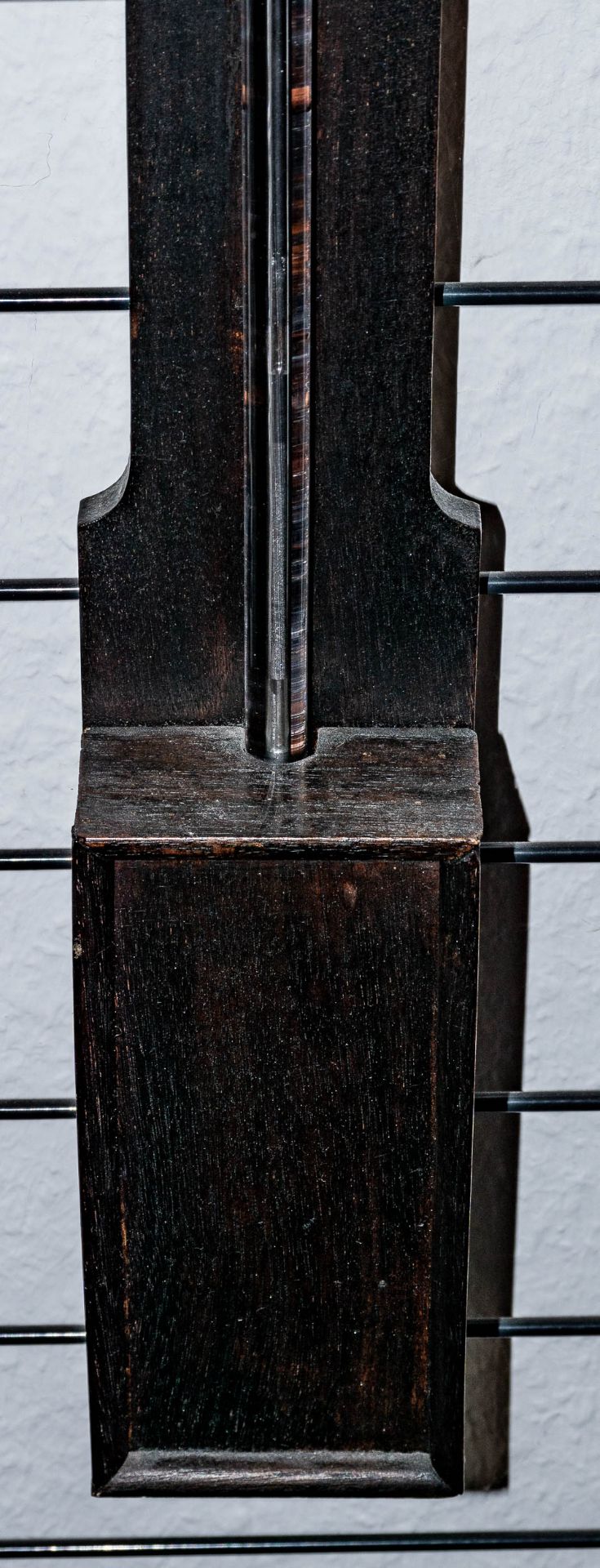 Antikes Stab-Barometer, deutsch um 1900/20, dunkel gebeiztes Eichenholz mit Barometer und Thermomet - Bild 4 aus 5