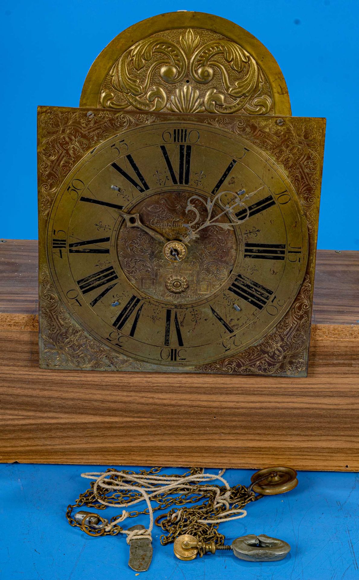Antikes Standuhren-Uhrwerk, auf dem Ziffernblatt bez.: "Cornelius Lerp Regenspurg". 2. Drittel 18. 