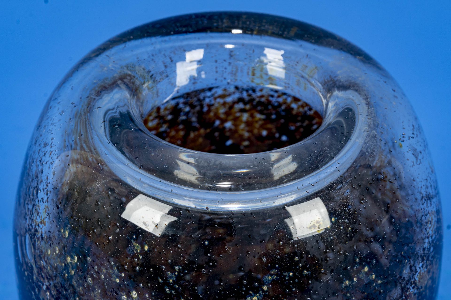 "DEXEL-EI", eiförmige Glasvase, WMF IKORA, braun-graue Einschlüsse, unzählige Luftblasen, dickwandi - Bild 3 aus 6