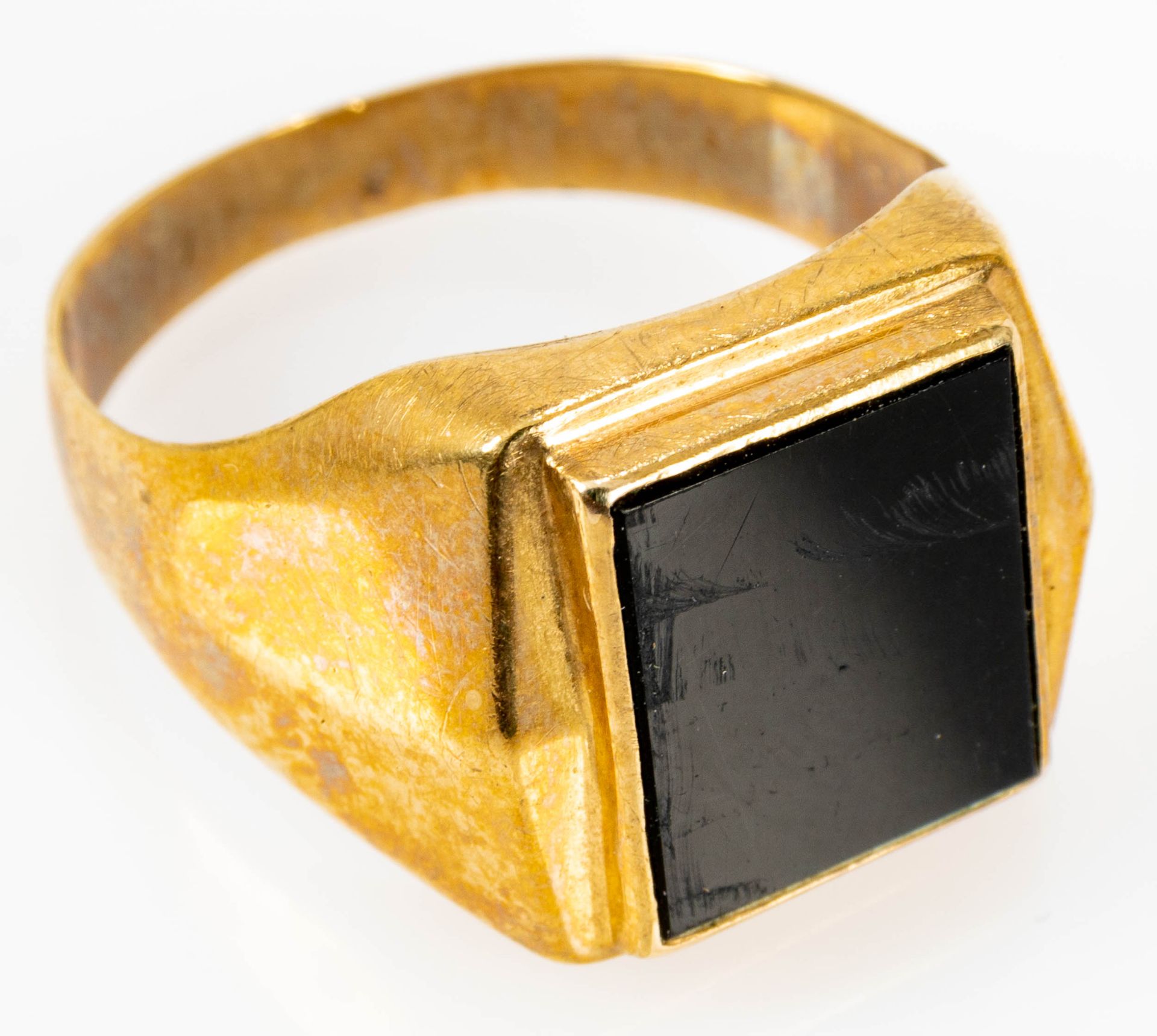 Großer, schlichter 333er Gelbgold Herrenring mit eingefasster Onyx - Platte, Ringinnendurchmesser c