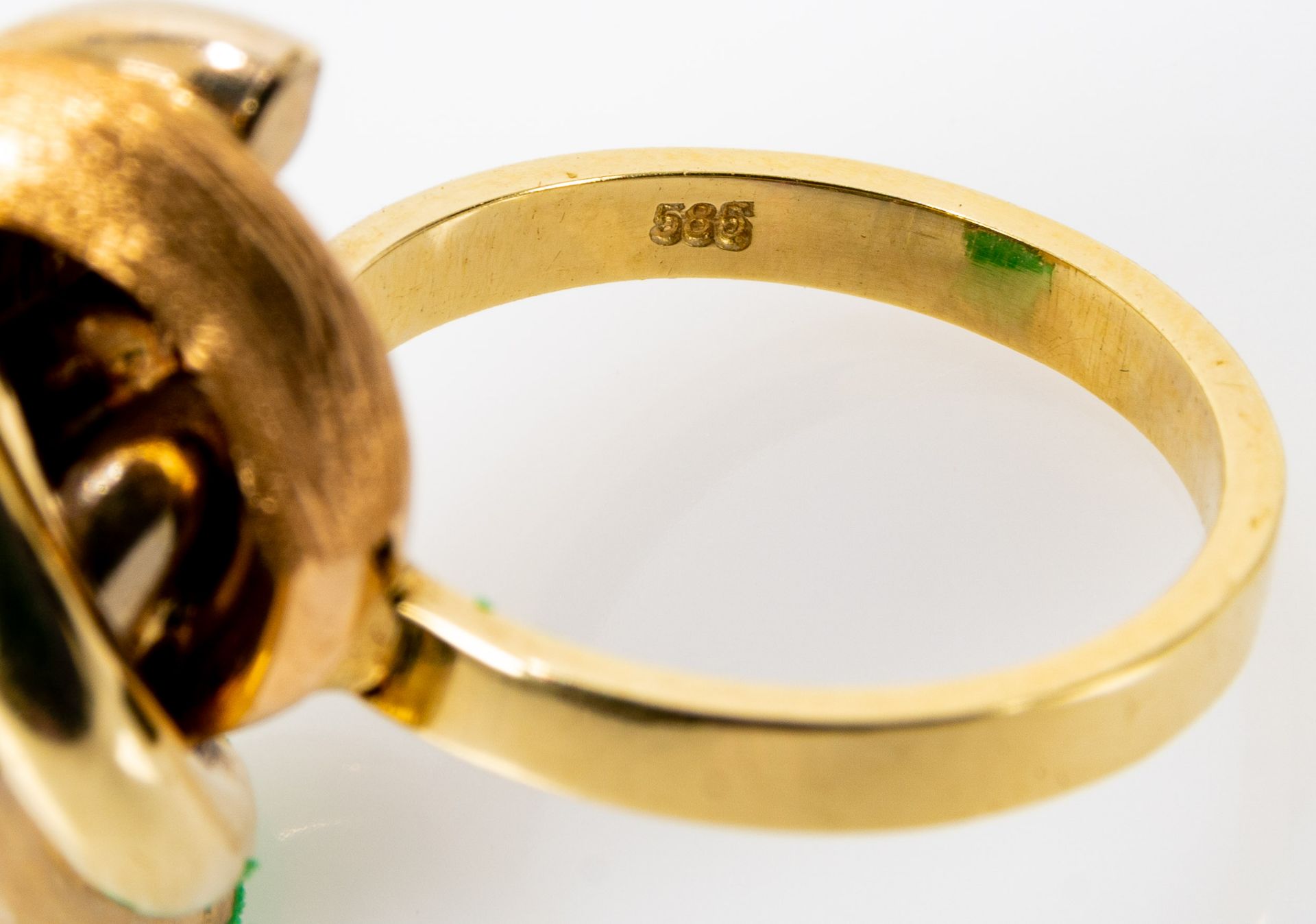 Extravaganter 585er Gold Damenring, der Ringkopf in Form verschlungener, gebogener, unterschiedlic - Image 5 of 5