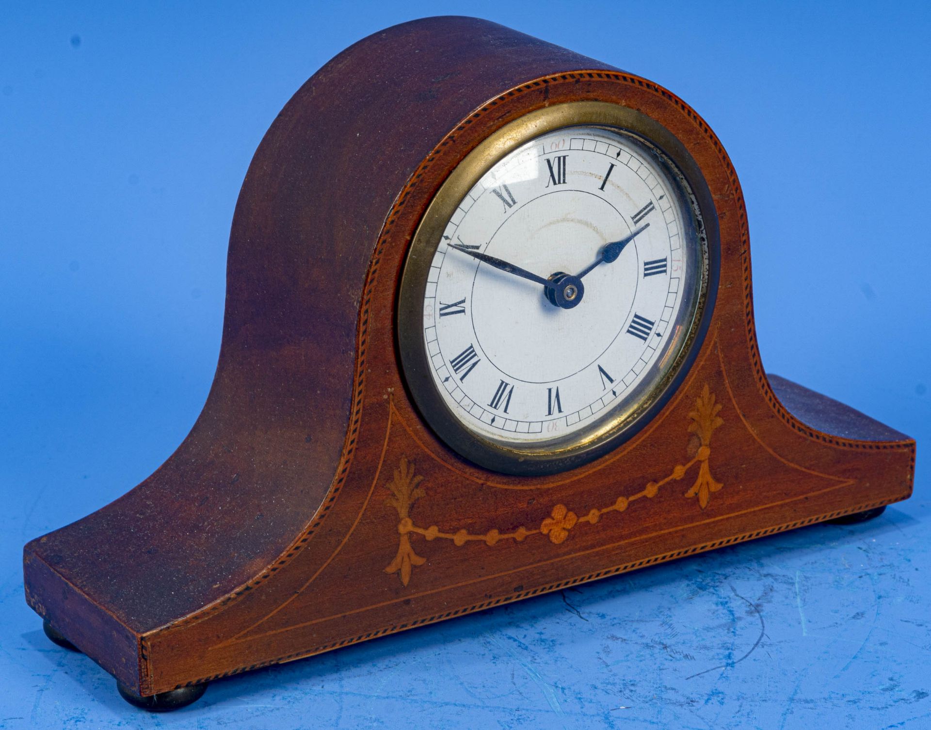 Antike englische Vertiko - Uhr in "Napoleon- Hut" - Form, intarsiertes Edelholzgehäuse, um 1900/ 20 - Bild 5 aus 8