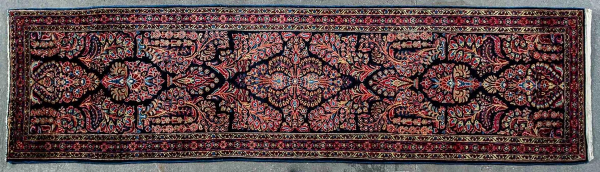 Alte oder antike Sarough- Lilian Teppichgalerie, kräftige Farbgebung mit seidigem Glanz, nahezu gle