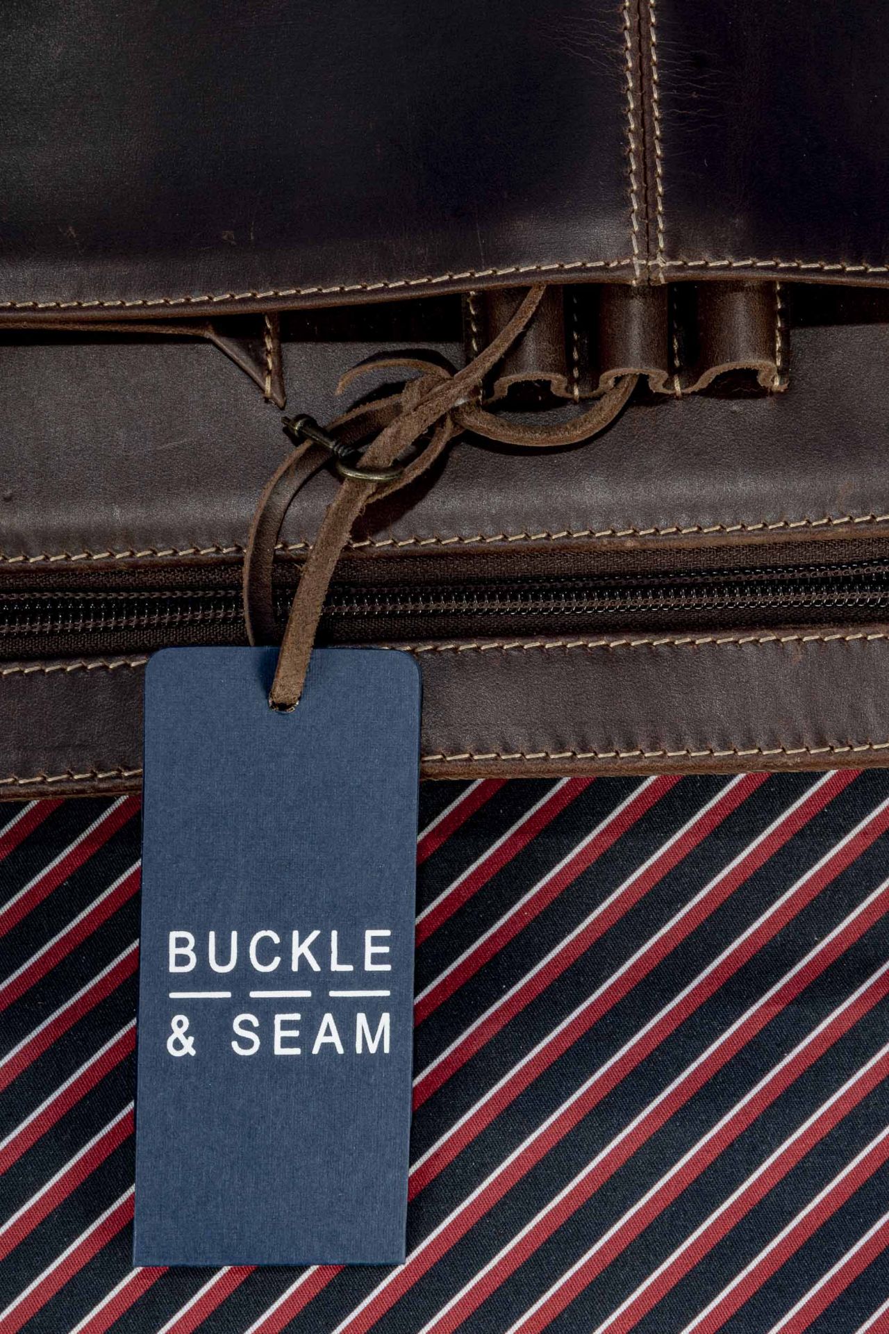 "BUCKLE & SEAM" Aktentasche in klassischer Formgebung, braunes Leder, innen mit farbig gestreiftem  - Bild 11 aus 11