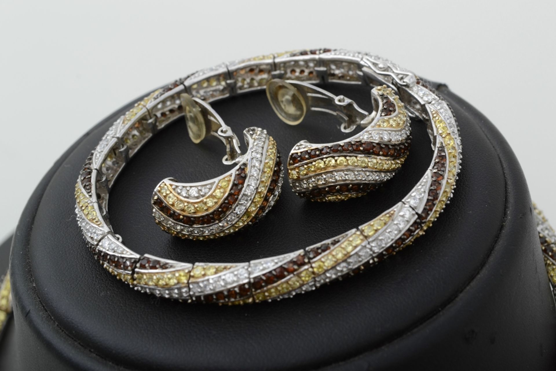 4teiliges Schmuckset, bestehend aus Halskette (Länge ca. 43 cm), Paar Ohrclips (Länge ca. 3 cm, Bre - Image 3 of 4
