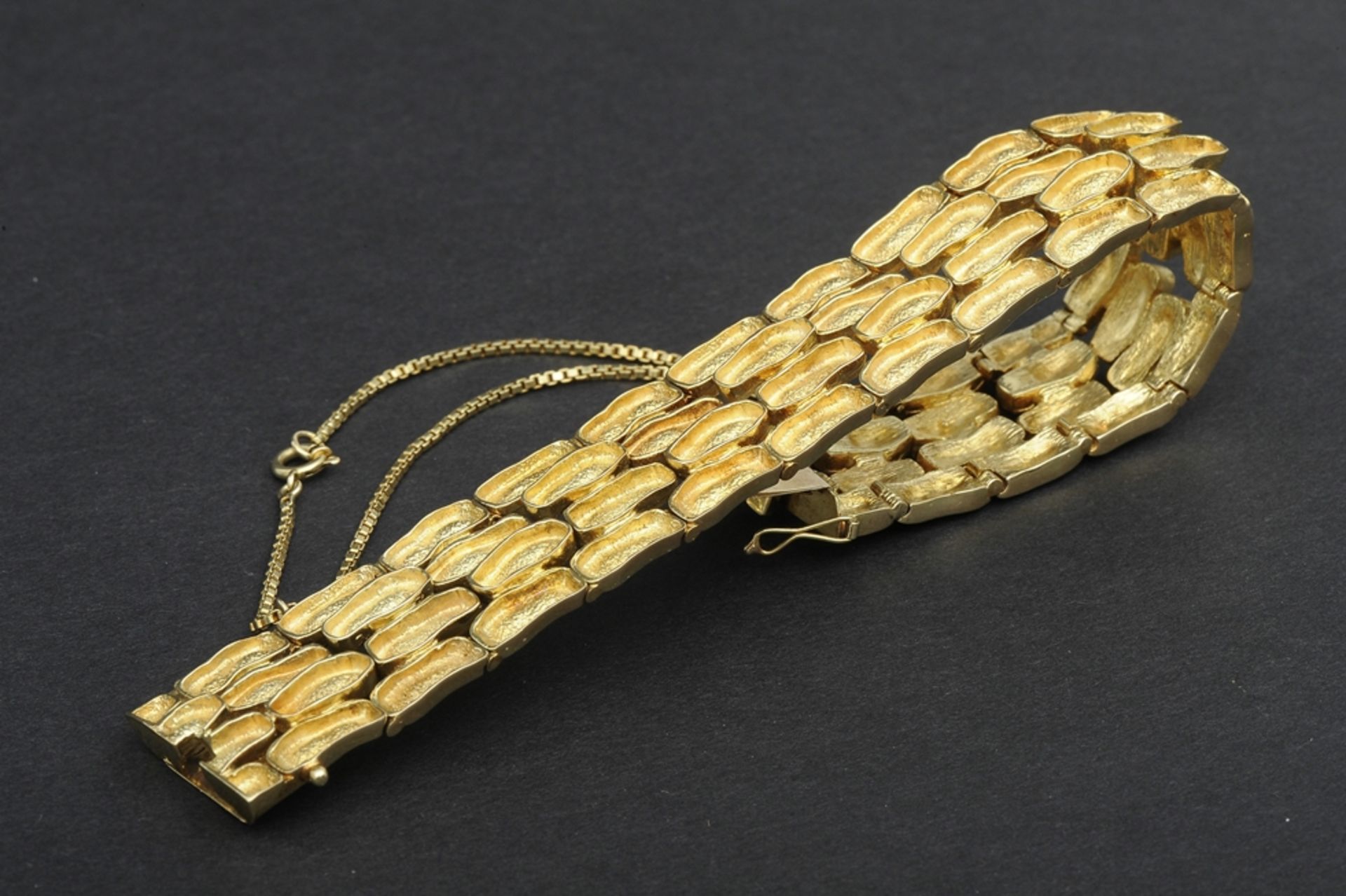 Außergewöhnliches, elegantes 14 K Gliederarmband, bestehend aus ungezählten gegossenen, überwiegend - Image 3 of 10
