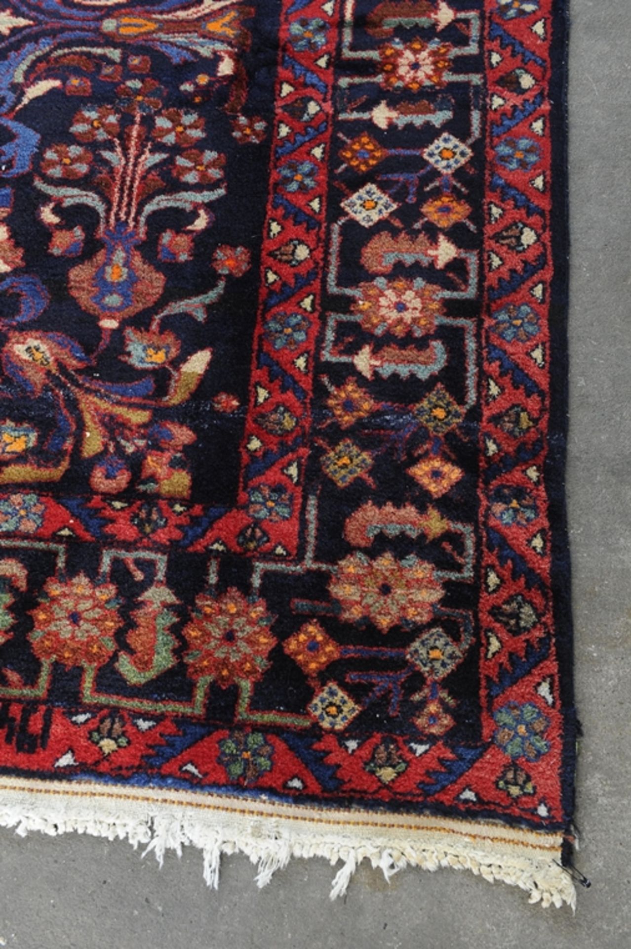 Älterer, signierter Orientteppich, Mahal, ca. 160 x 312 cm, kräftige Farben, floral durchgemusterte - Image 5 of 9