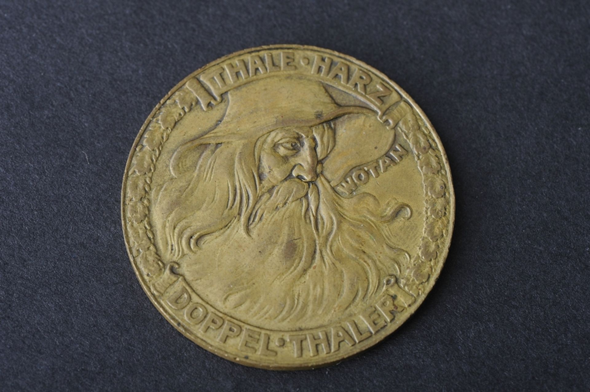 Thale/Harz "Doppel-Thaler", Bronzemedaille von Lauer, 1920er Jahre. Durchmesser ca. 38 mm.