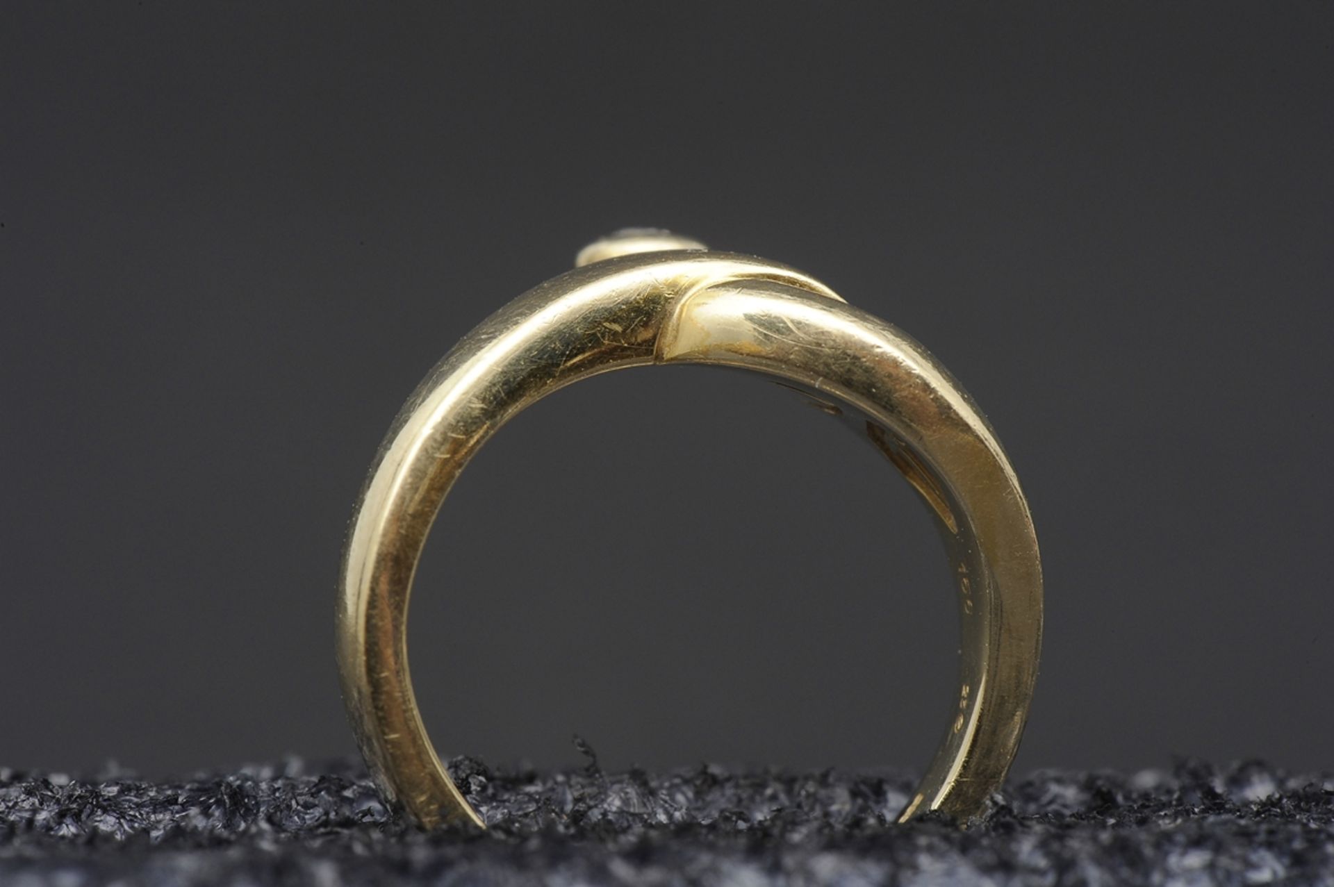 Zeitlos eleganter 585er Gelbgold-Damenring, ca. 6 gr. schwerer Ring mit Brillant von 0,05 ct., in - Image 2 of 7