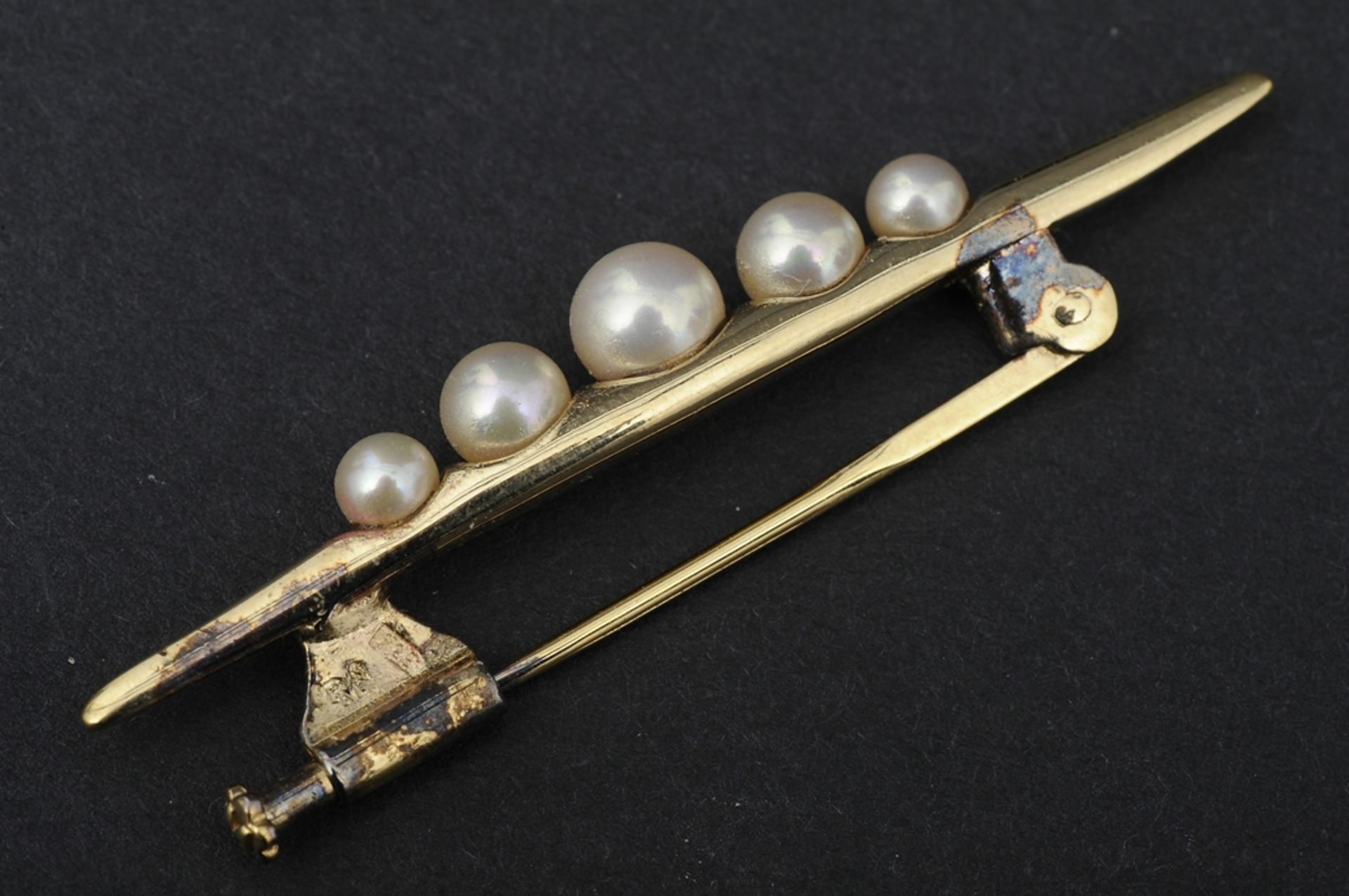 4teiliges Konvolut "Perlenschmuck", bestehend aus 3 Halsketten und vergoldeter Brosche. Verschieden - Image 15 of 17