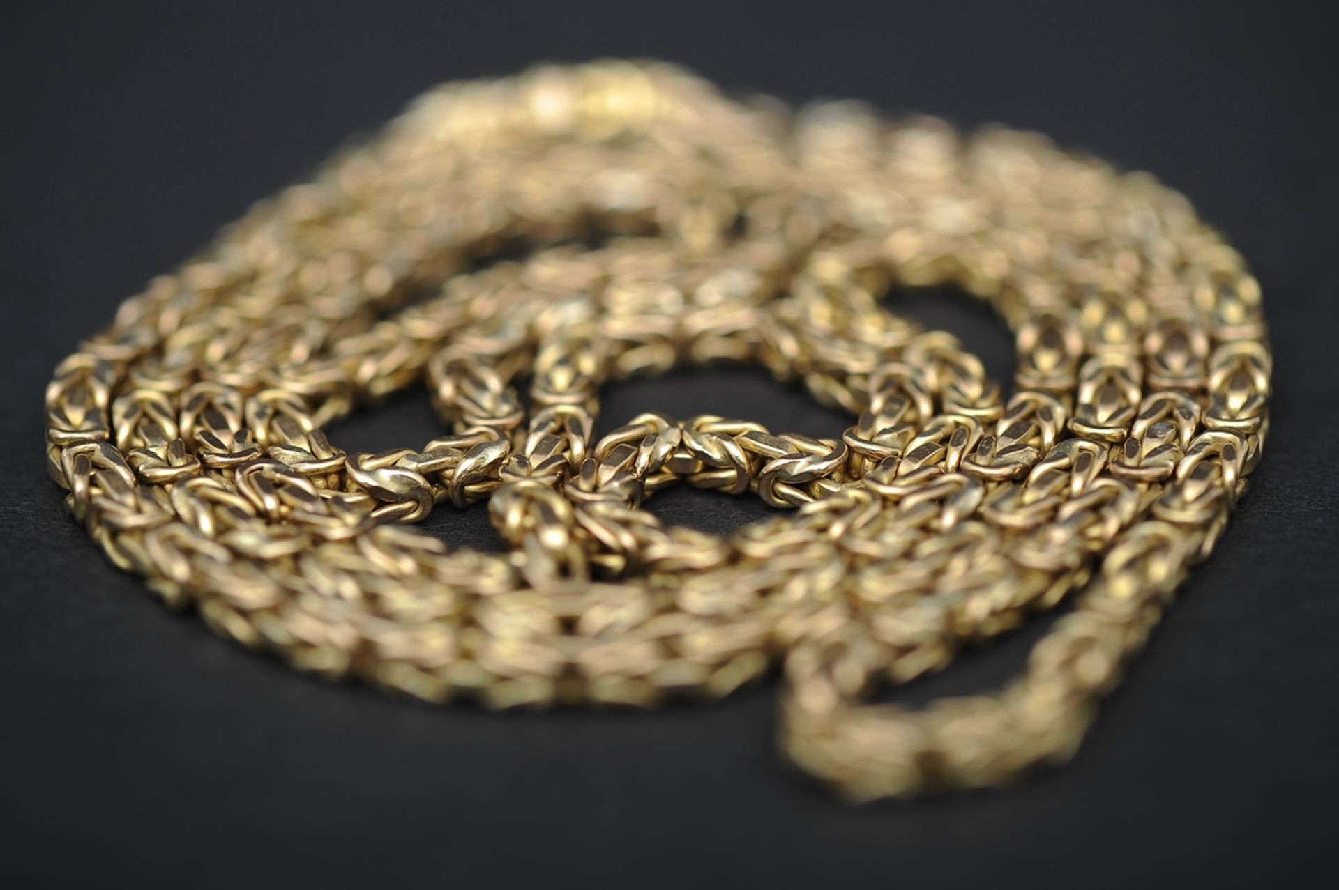 Halskette in 585er Gelbgold, aufwändiger Kettengliederdekor, 1 Stelle leicht aufgebogen, schadhaft. - Image 2 of 9