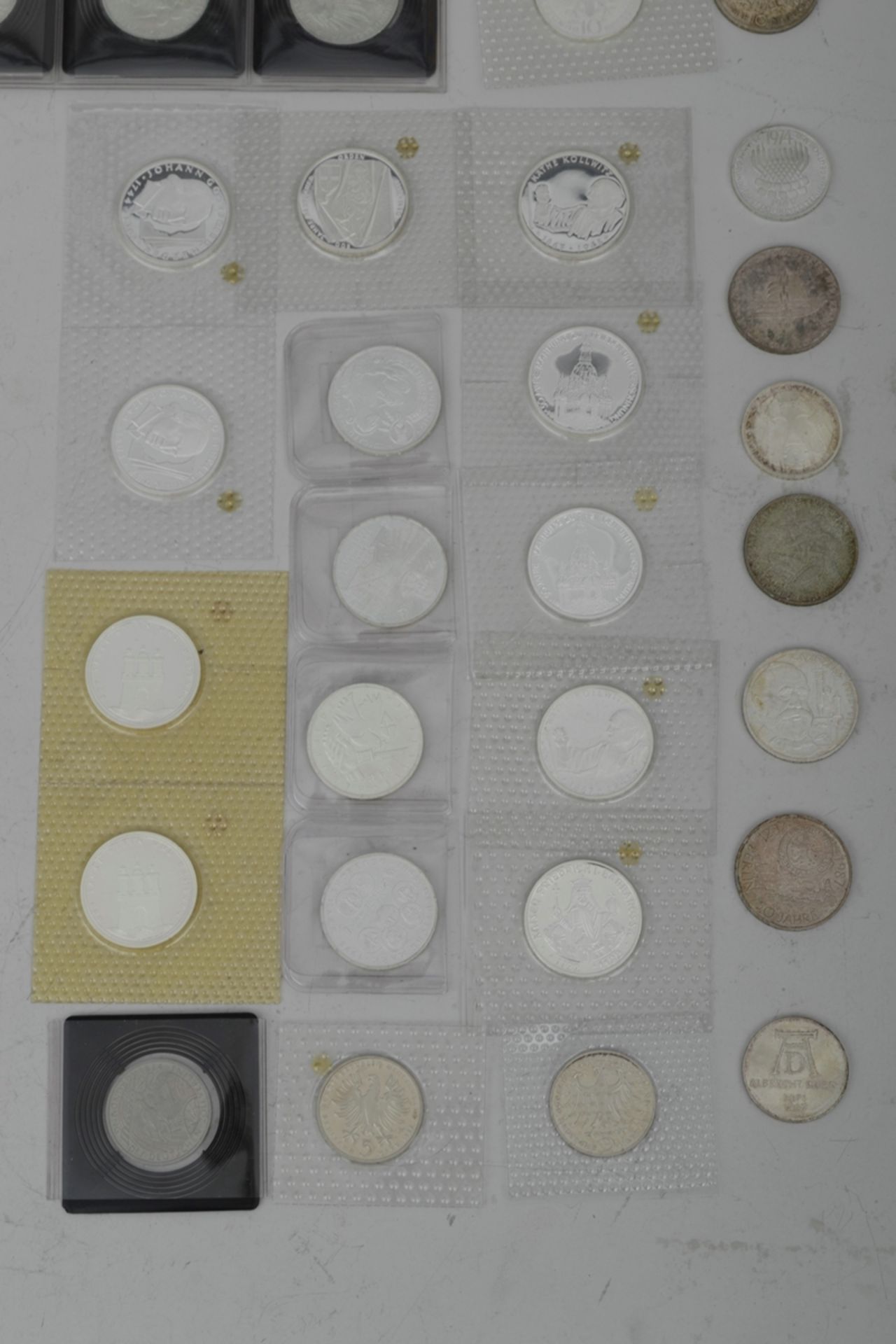 110tlg. Sammlung von 41 x 5 DM und 69 x 10 DM Münzen, teilweise Silber, zusammen ca. 895,- DM. Vers - Bild 4 aus 9