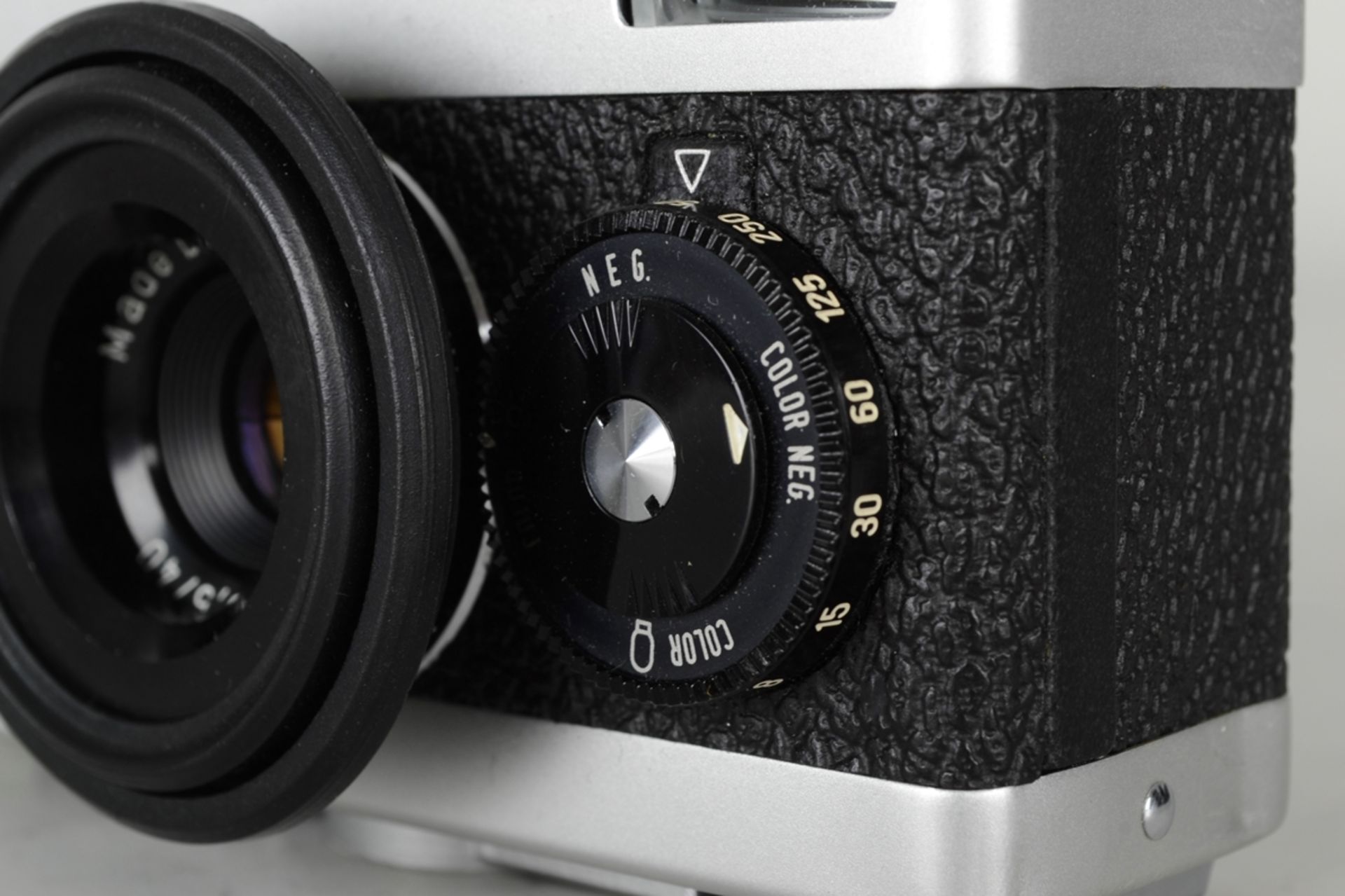 2 ältere Photokameras: 1x Rollei 35 T, 1x Minox 1: 3,5/ f= 15 mm. Beide ungeprüft. Optisch schöner - Image 4 of 15